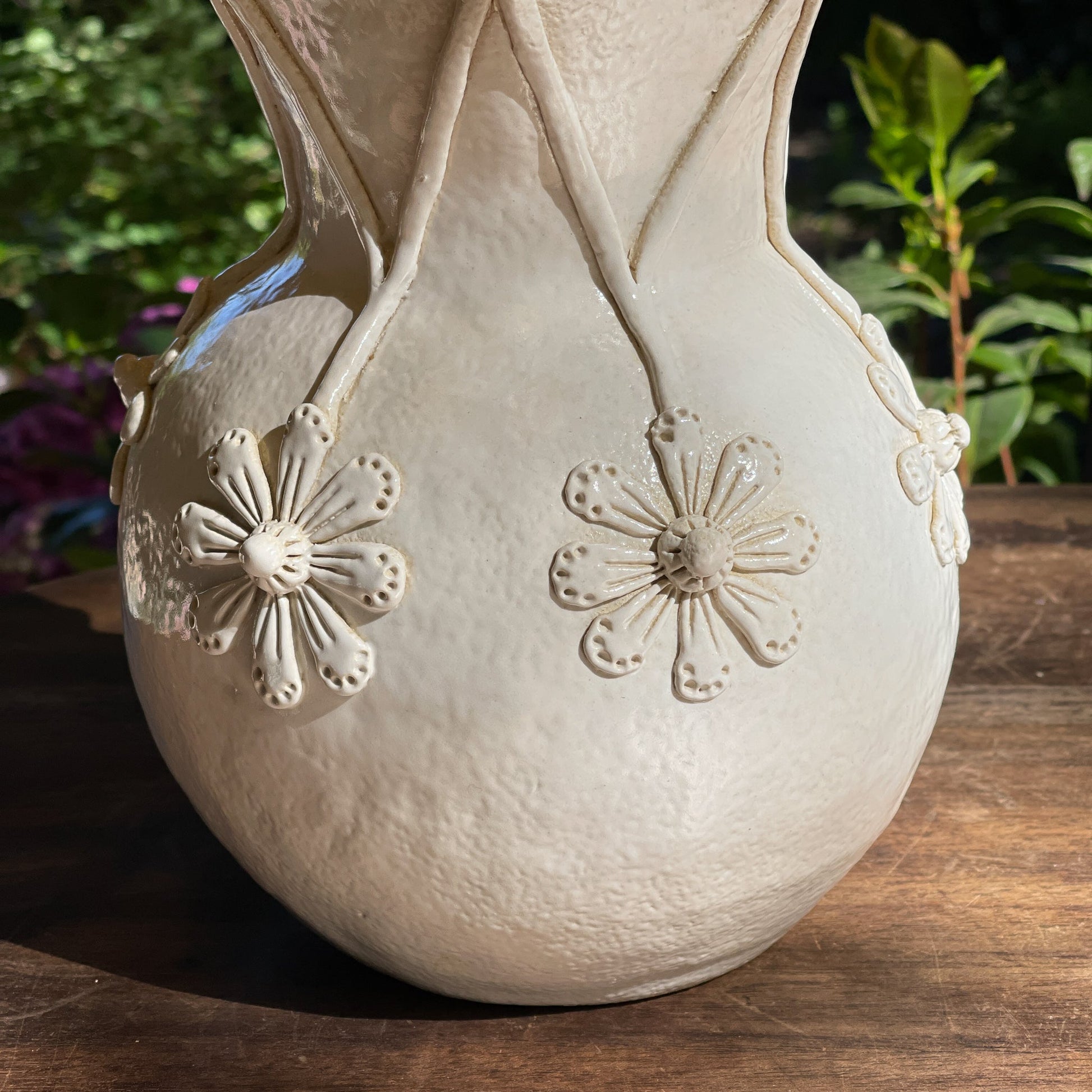 Prachtige Vaas Gemaakt Door Mieke Drenth Ceramiek - The Collectionist