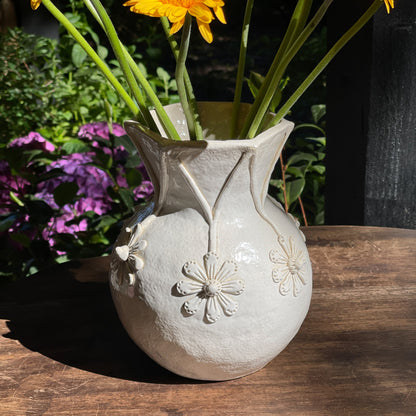 Prachtige Vaas Gemaakt Door Mieke Drenth Ceramiek - The Collectionist