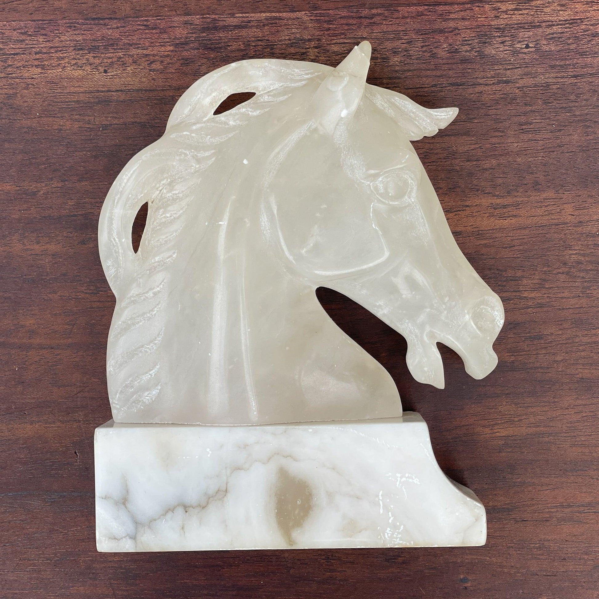 Presse papier paardenhoofd van peksteen op marmeren voet - Bamestra Curiosa