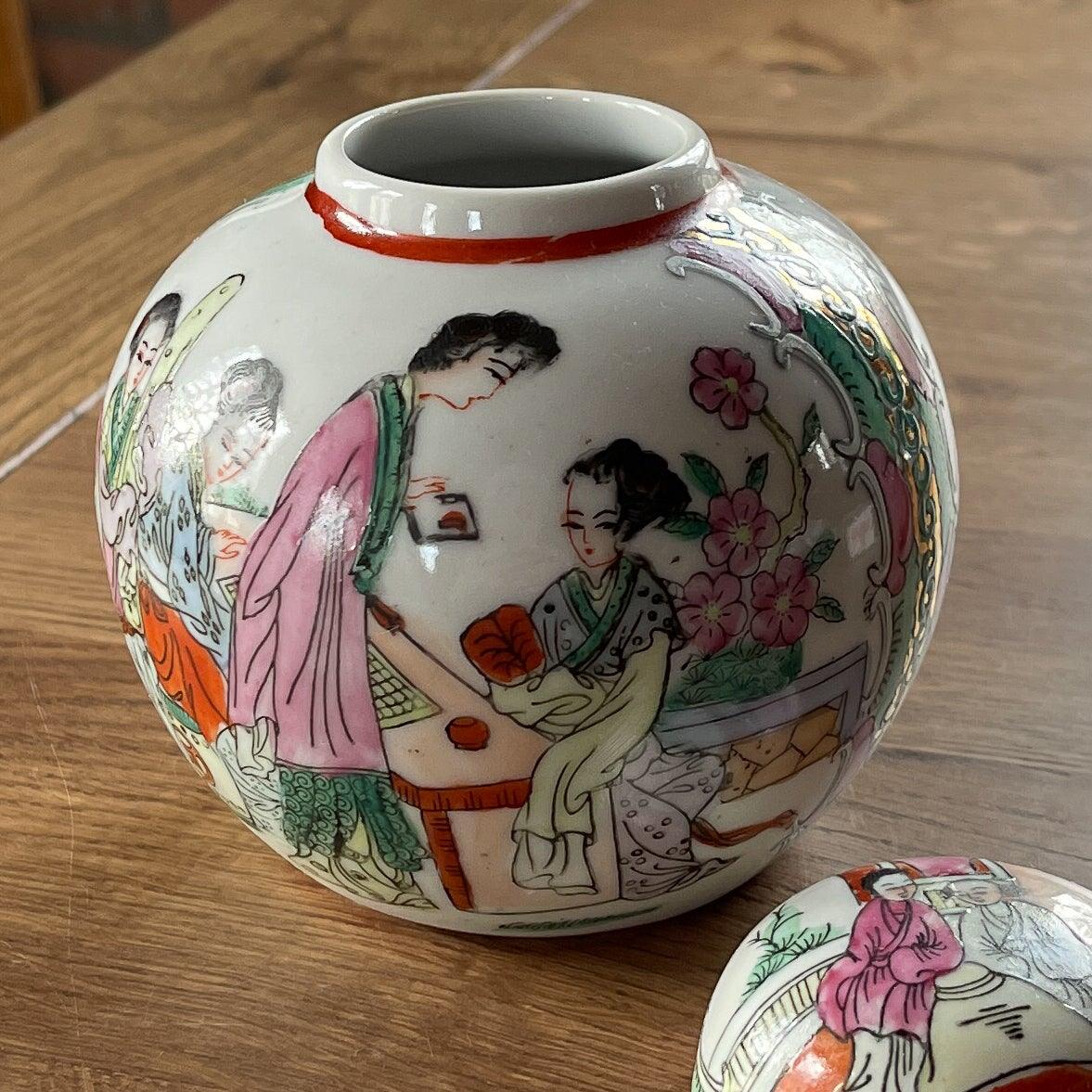 Qianlong Chinese gemberpot - Bamestra Curiosa