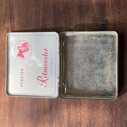 Ritmeester sigarenblikje - Bamestra Curiosa