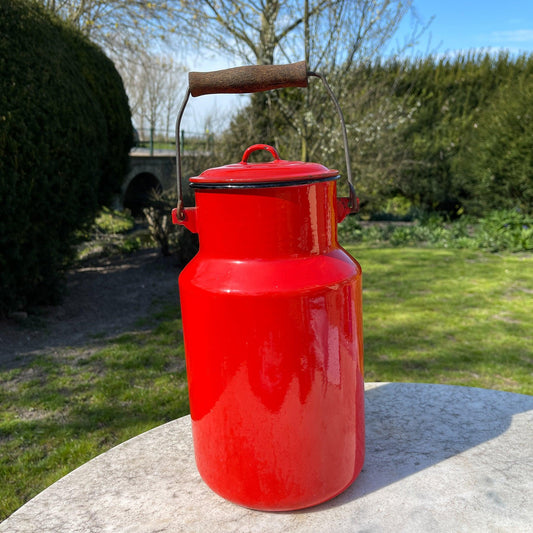 Rode emaille melkbus met deksel 4 liter - Bamestra Curiosa