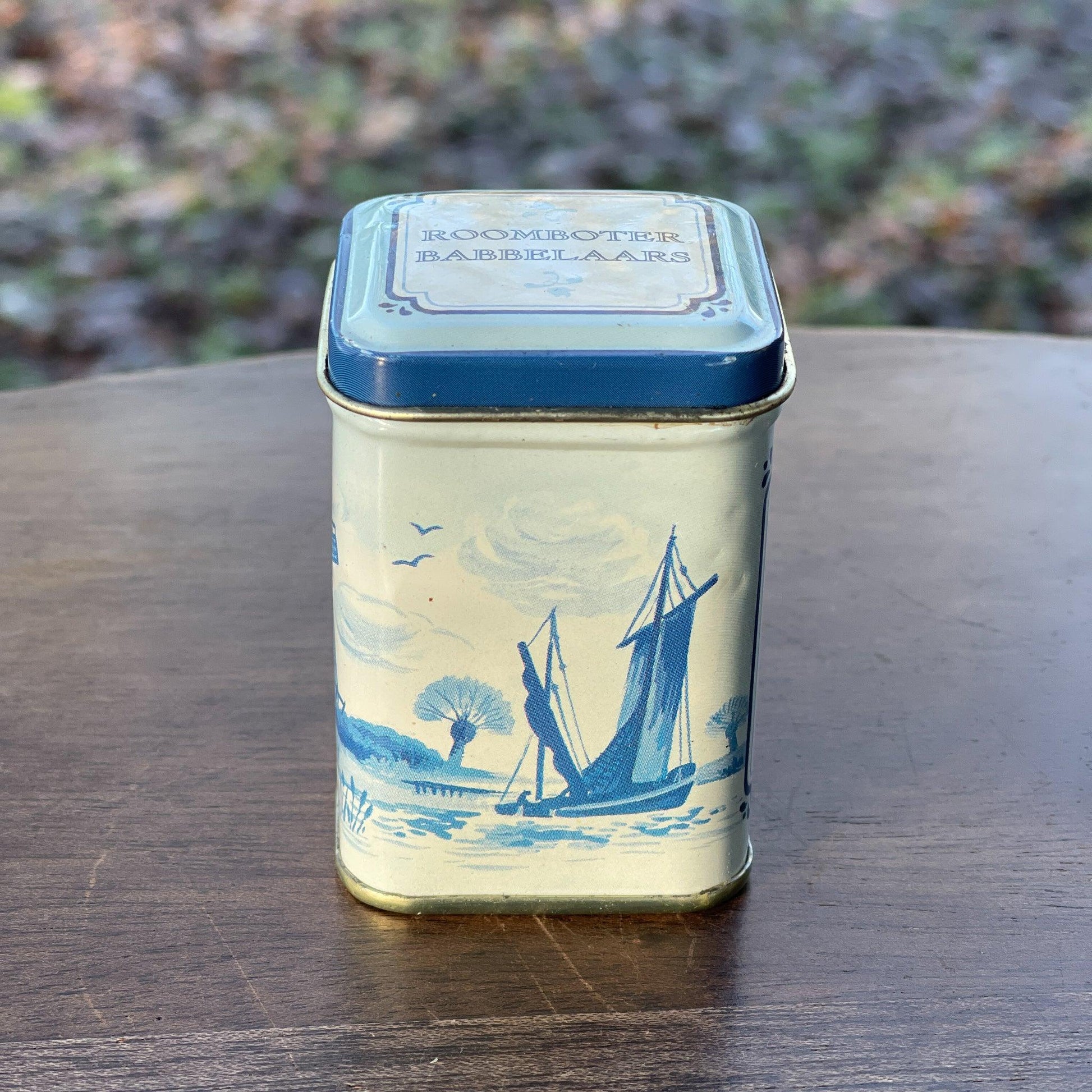 Roomboter Babbelaars Blikje in Delfts Blauw - Bamestra Curiosa