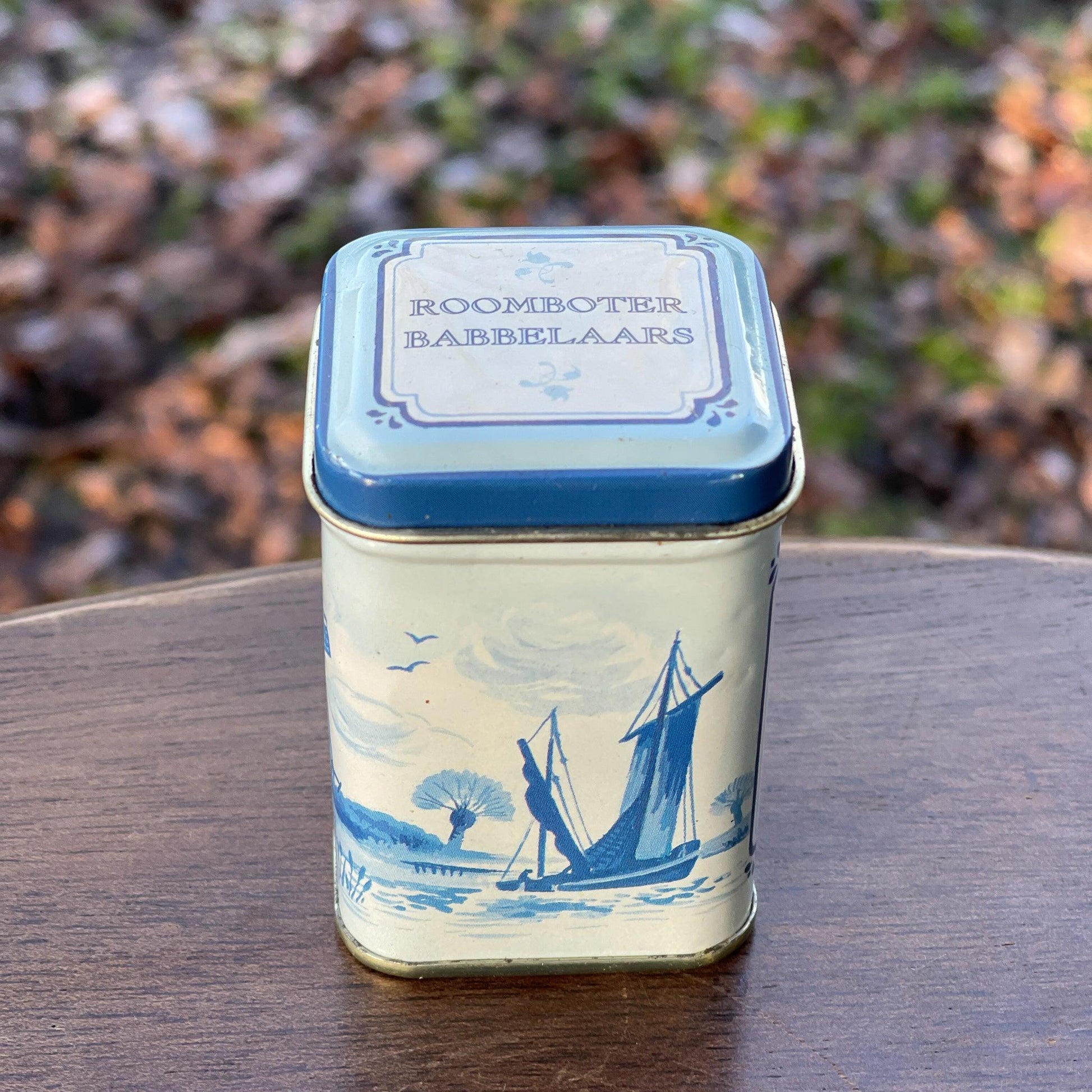 Roomboter Babbelaars Blikje in Delfts Blauw - Bamestra Curiosa