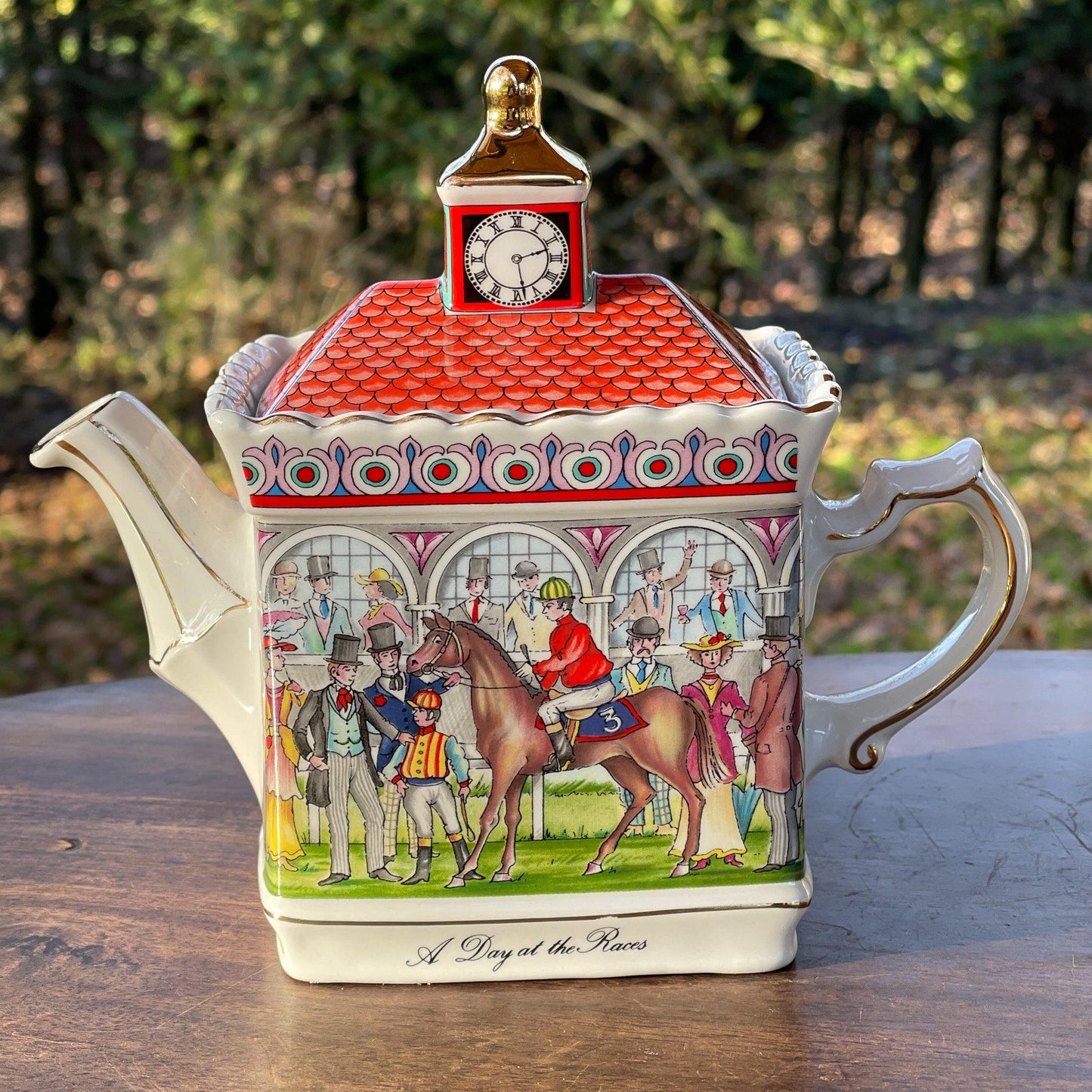 Sadler Theepot Championships A Day at the Races - Bamestra Curiosa