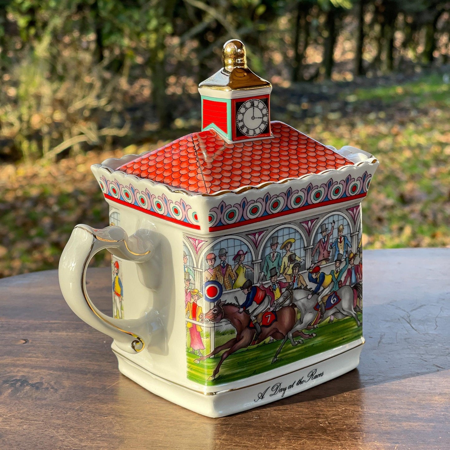 Sadler Theepot Championships A Day at the Races - Bamestra Curiosa