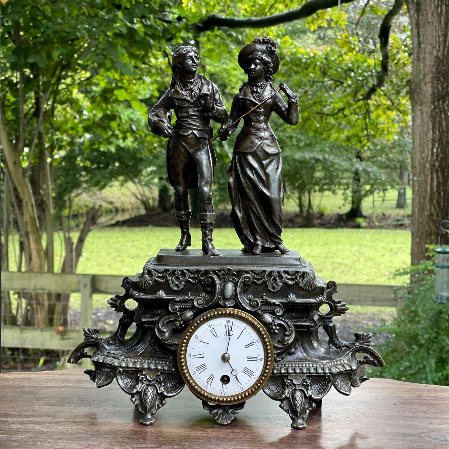 Schoorsteenklok - Bamestra Curiosa