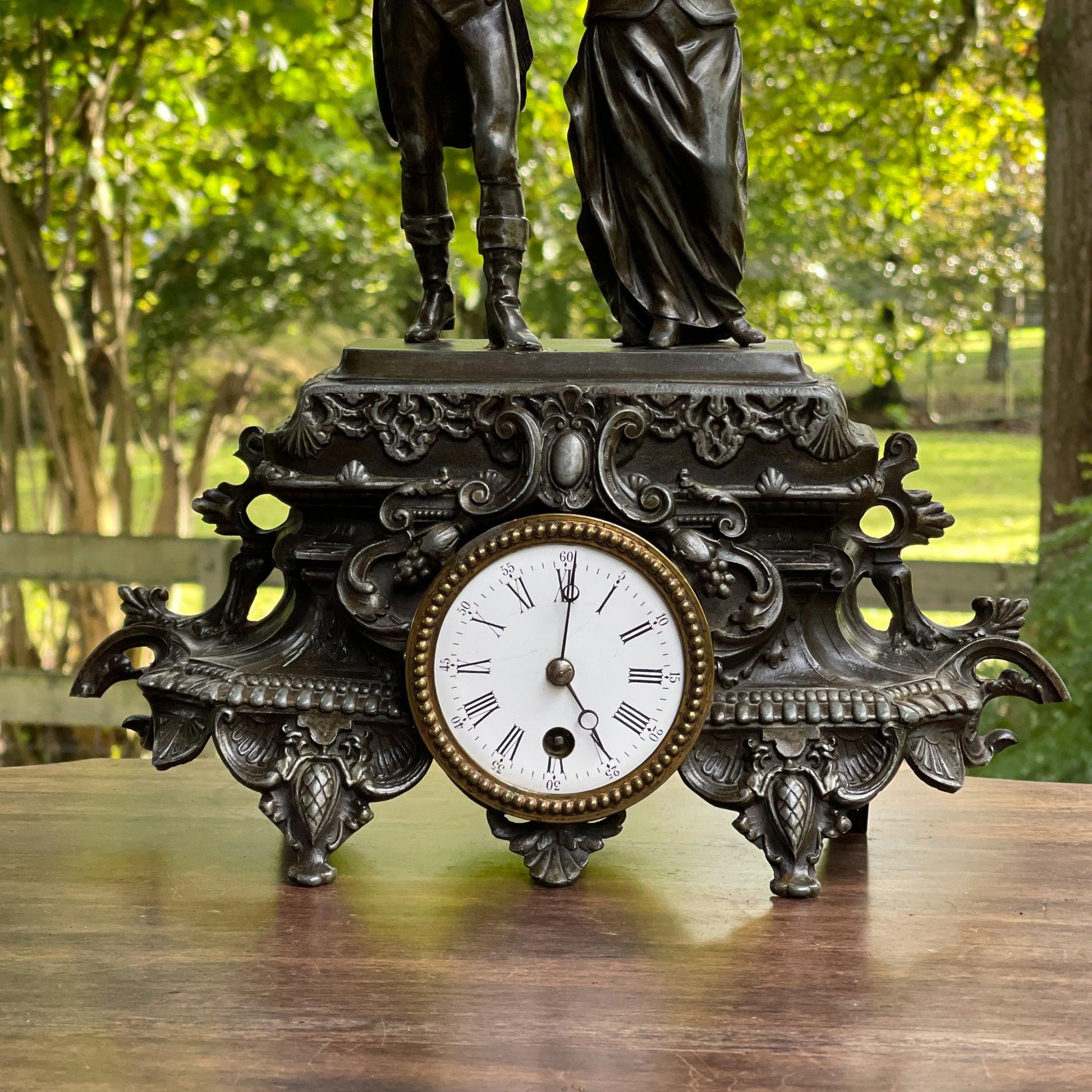 Schoorsteenklok - Bamestra Curiosa