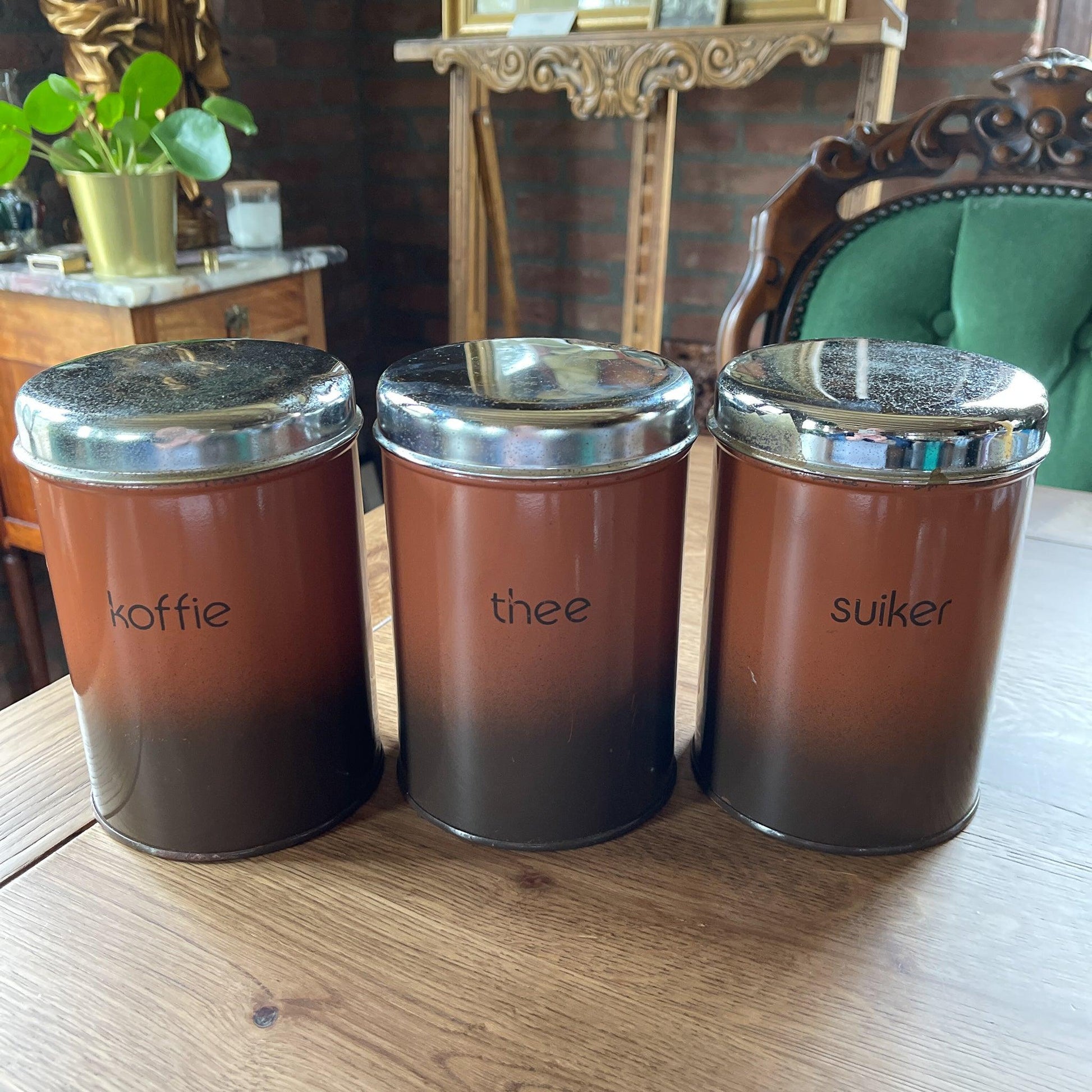 Set van drie koffie thee en suikerbussen - Bamestra Curiosa