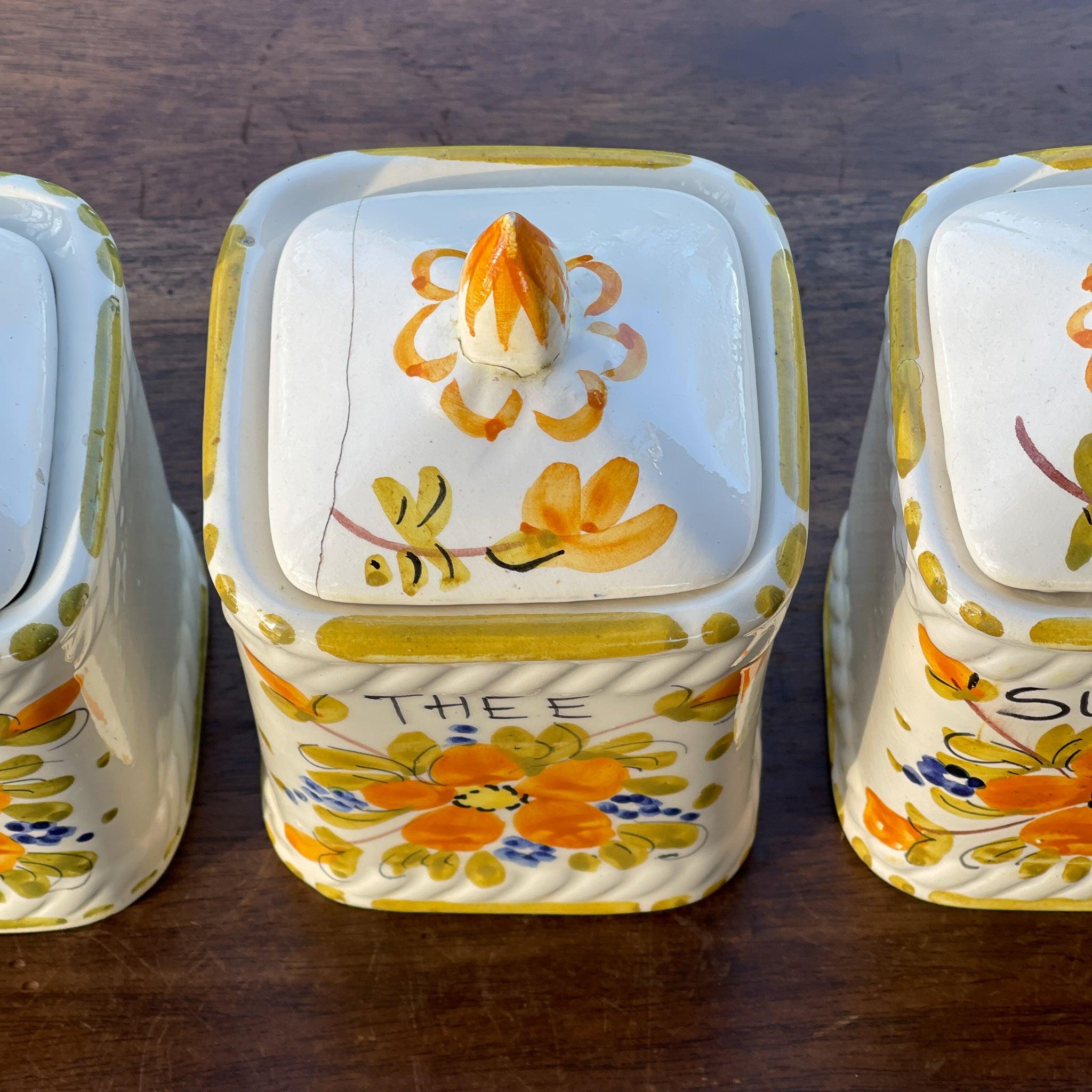 Royal Kentucky. Thee set Melkkan en Suikerpot. Set. Bloemmotief, Gouden randen. 🌺 Vintage Webshop