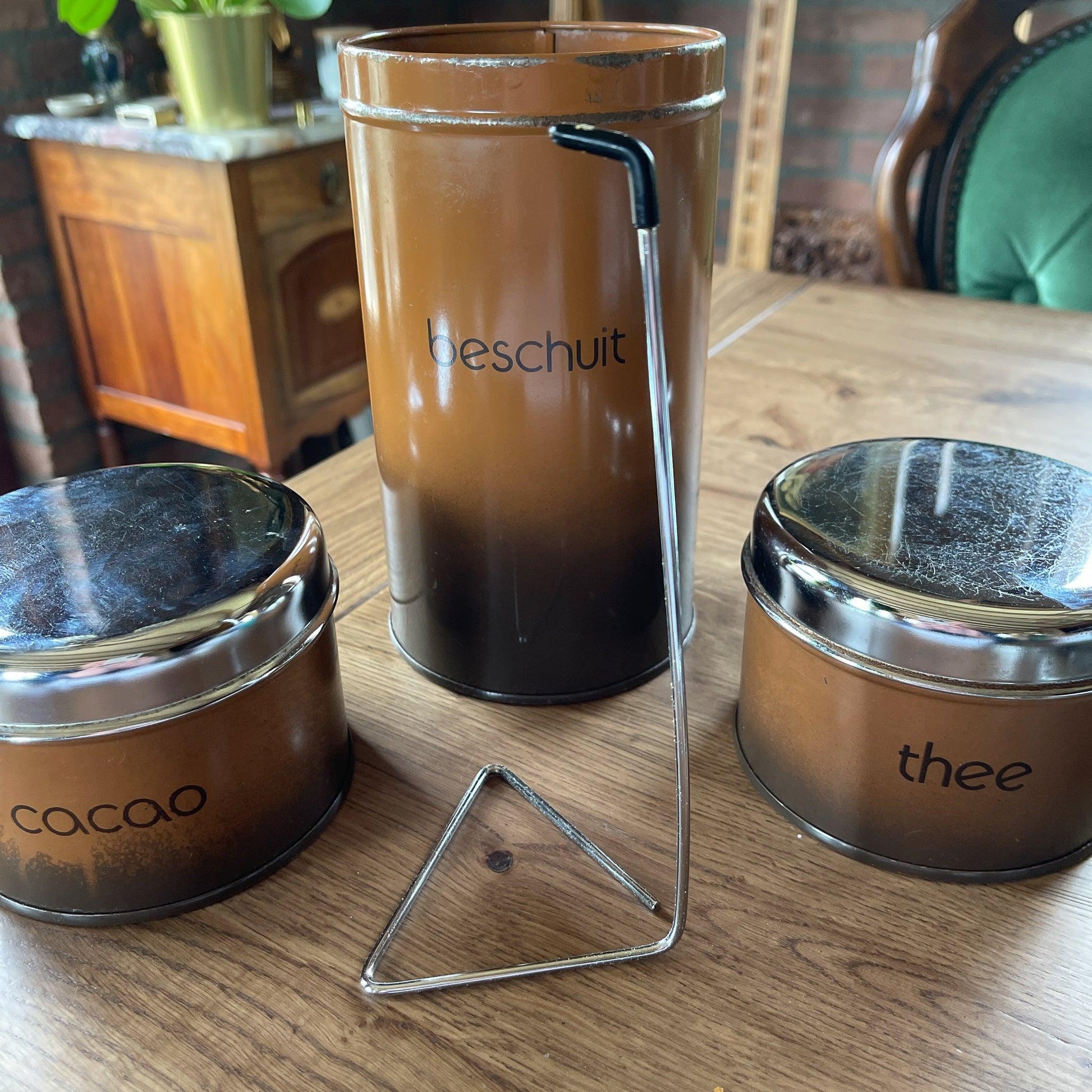 Set van drie voorraadbussen - Bamestra Curiosa