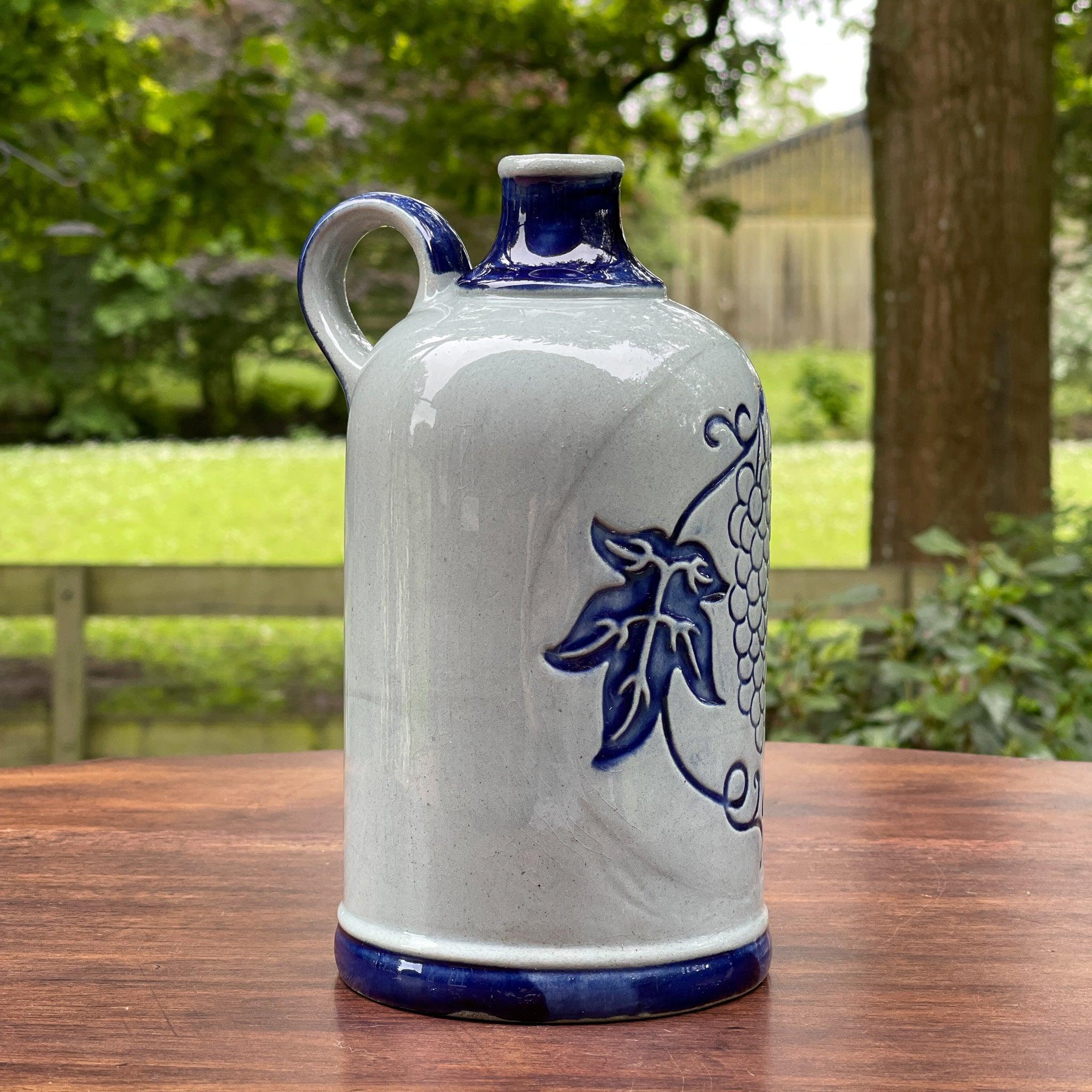 Steengoed wijn kan - The Collectionist