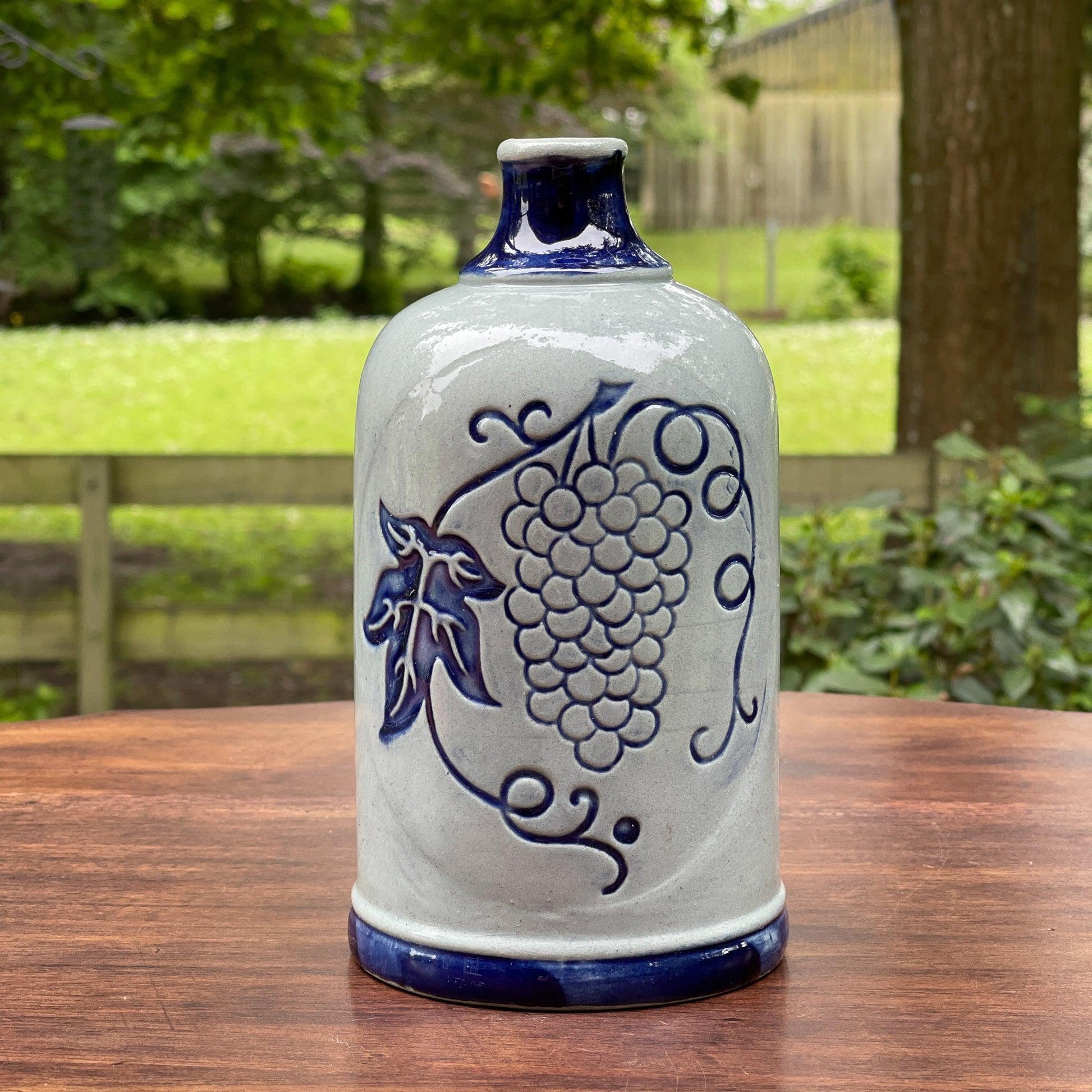 Steengoed wijn kan - Bamestra Curiosa