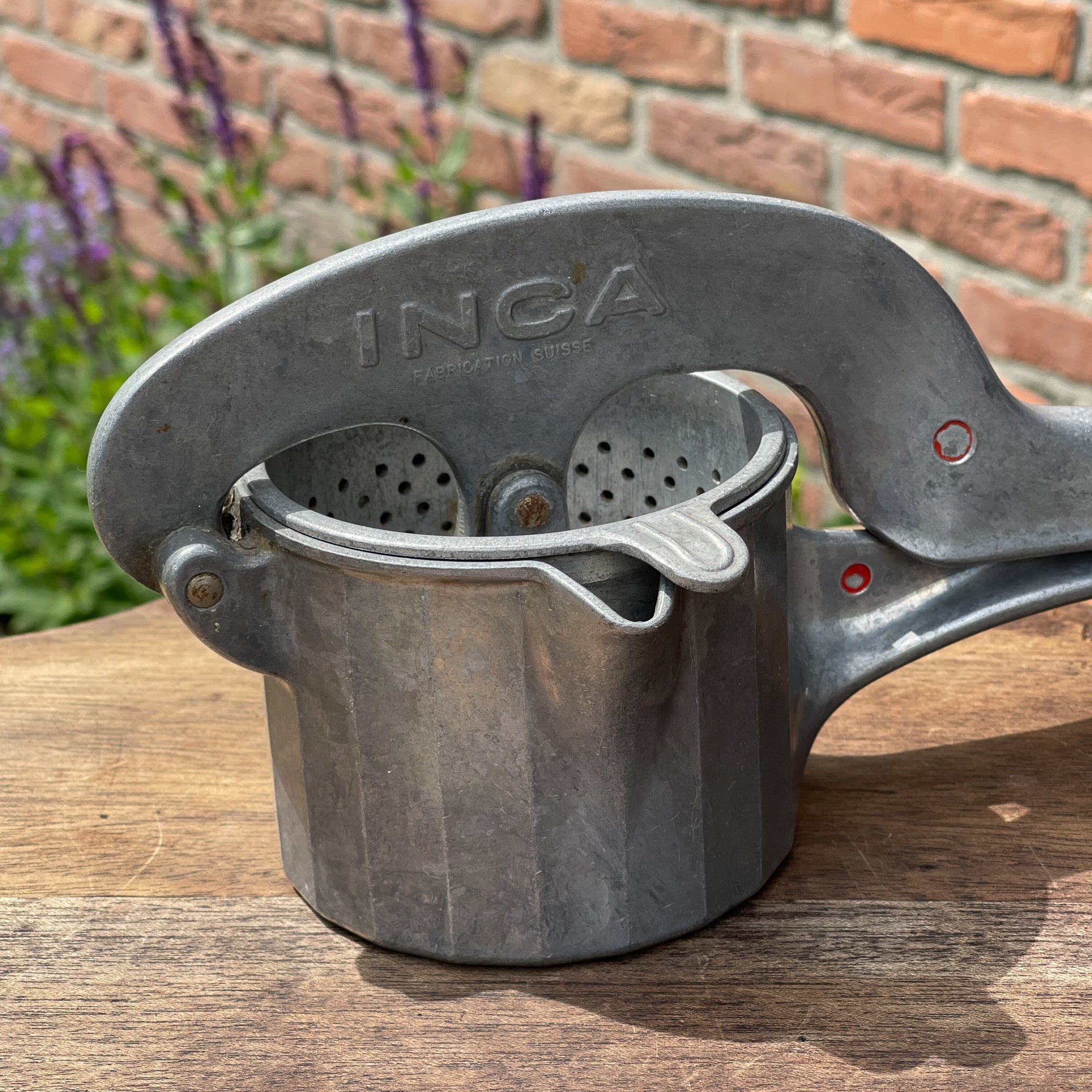 Stijlvolle Jaren 50 Zwitserse Vruchtenpers - The Collectionist