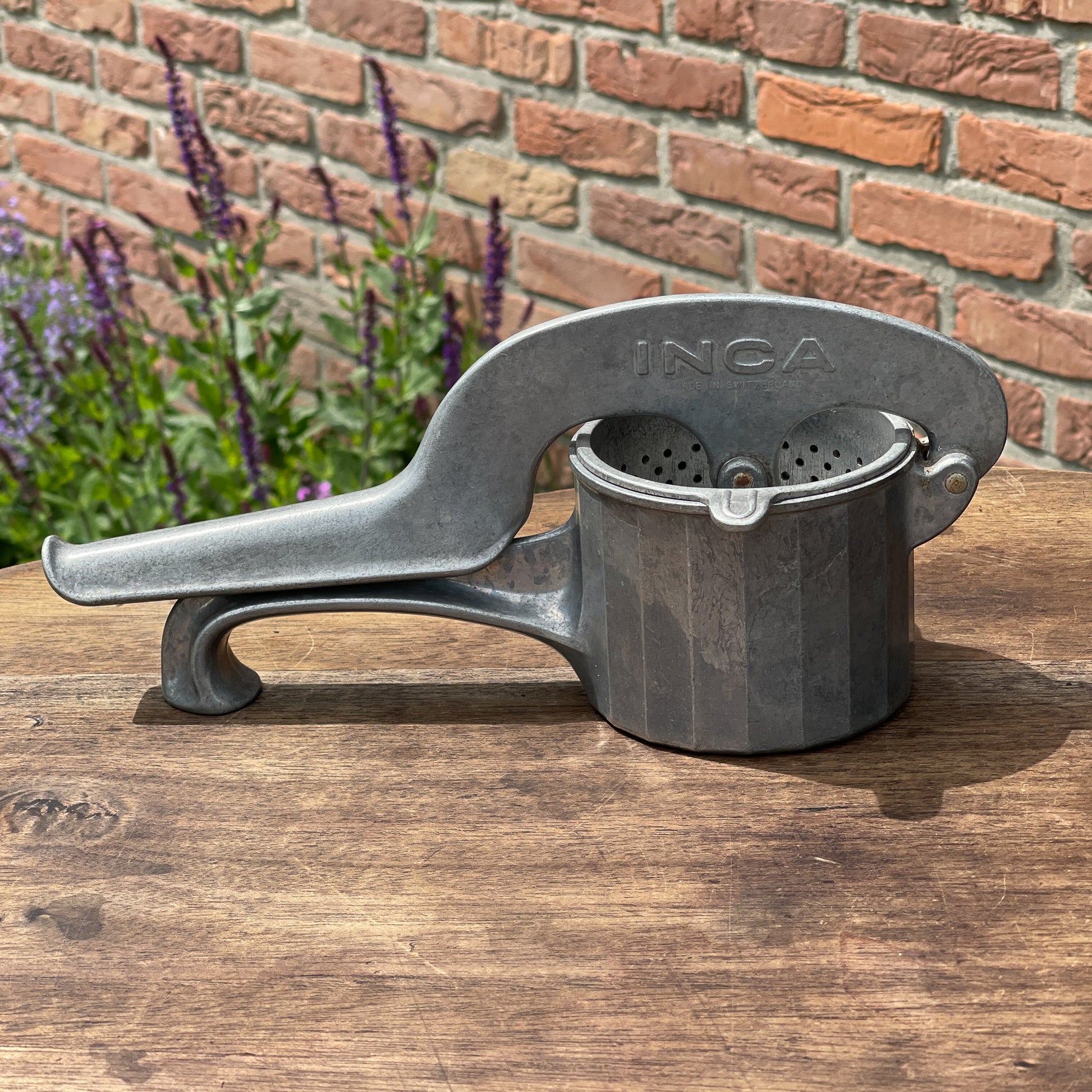 Stijlvolle Jaren 50 Zwitserse Vruchtenpers - The Collectionist