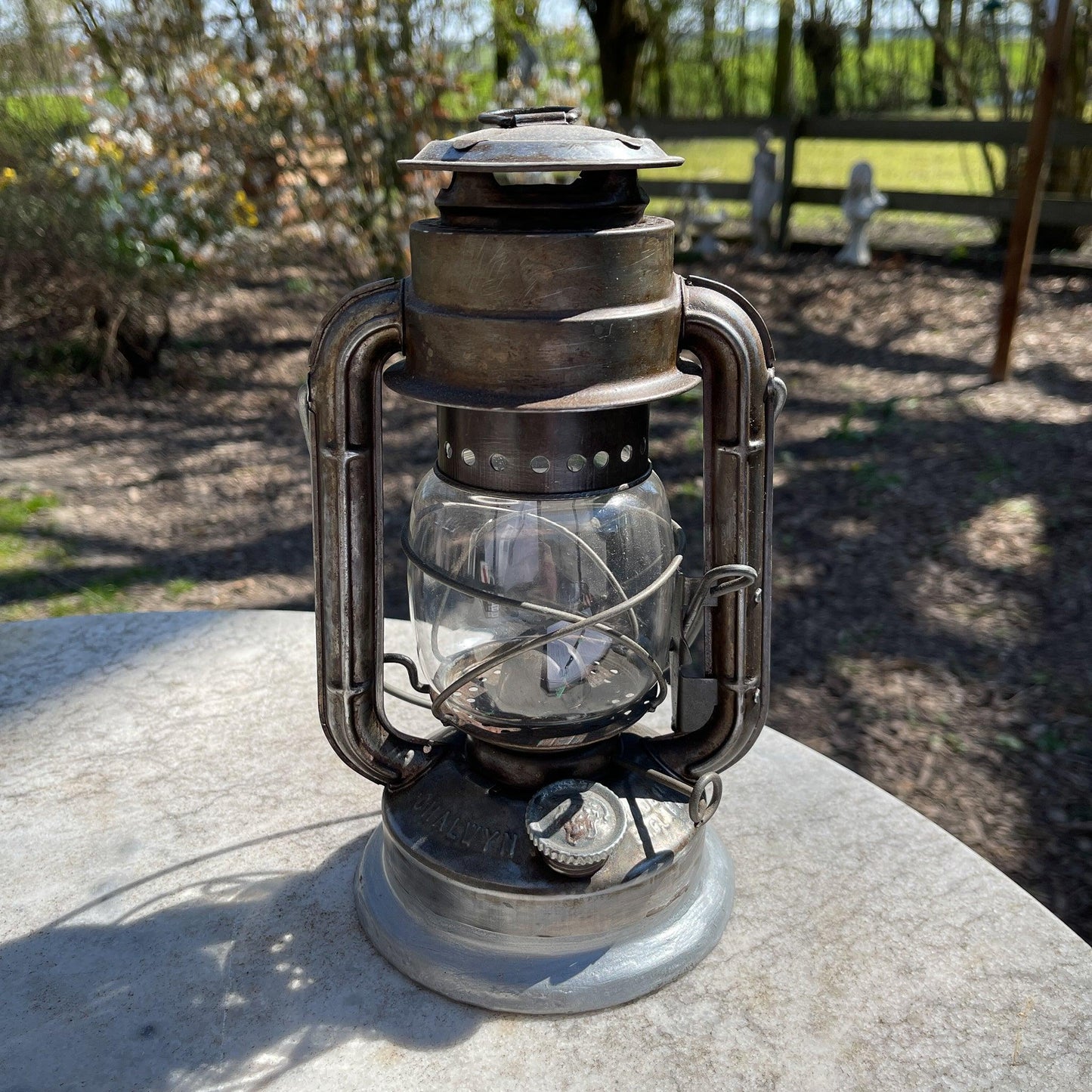 Stormlantaarn petroleum lamp Chalwyn Tropic - Bamestra Curiosa