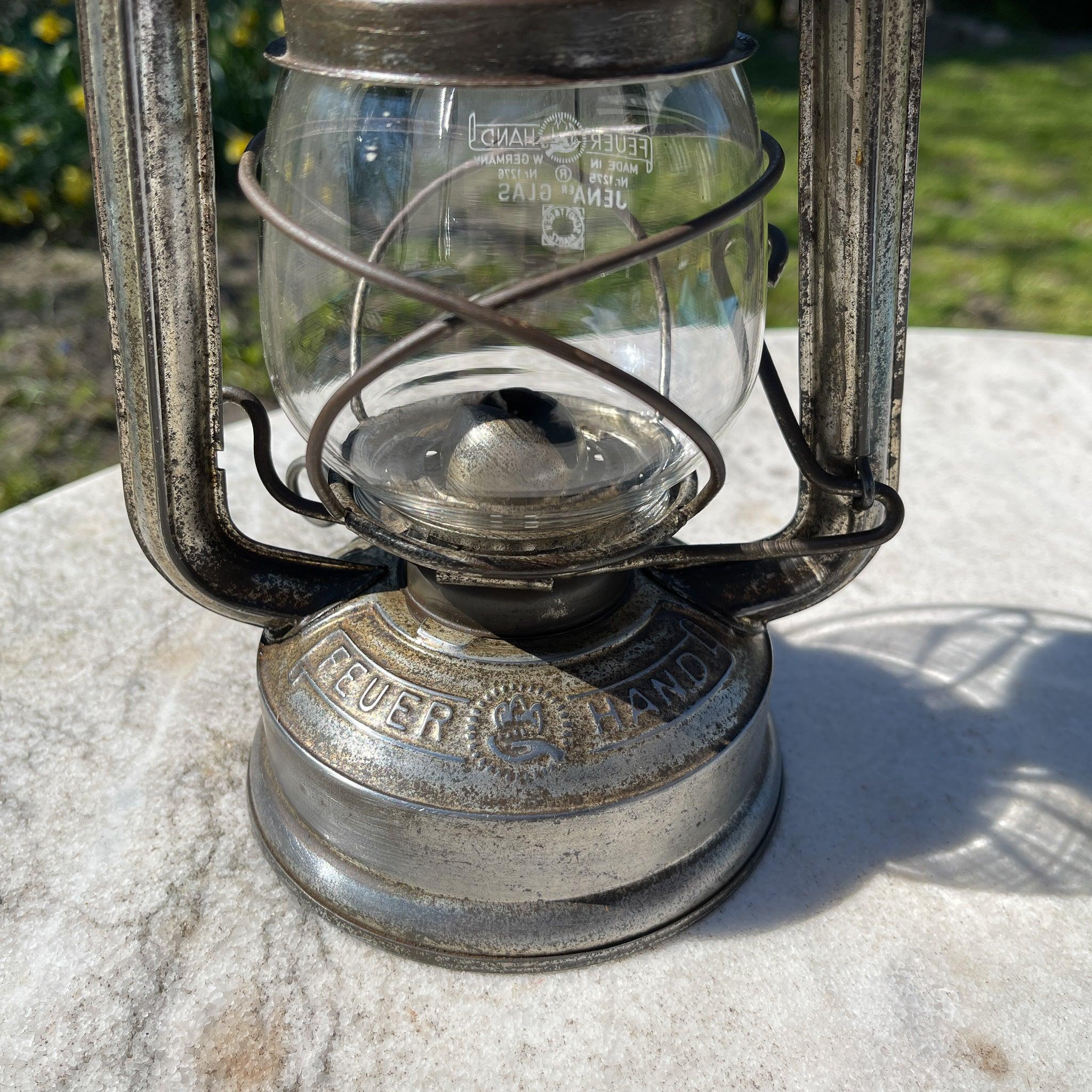 Stormlantaarn petroleum lamp Feuerhand 275 - The Collectionist
