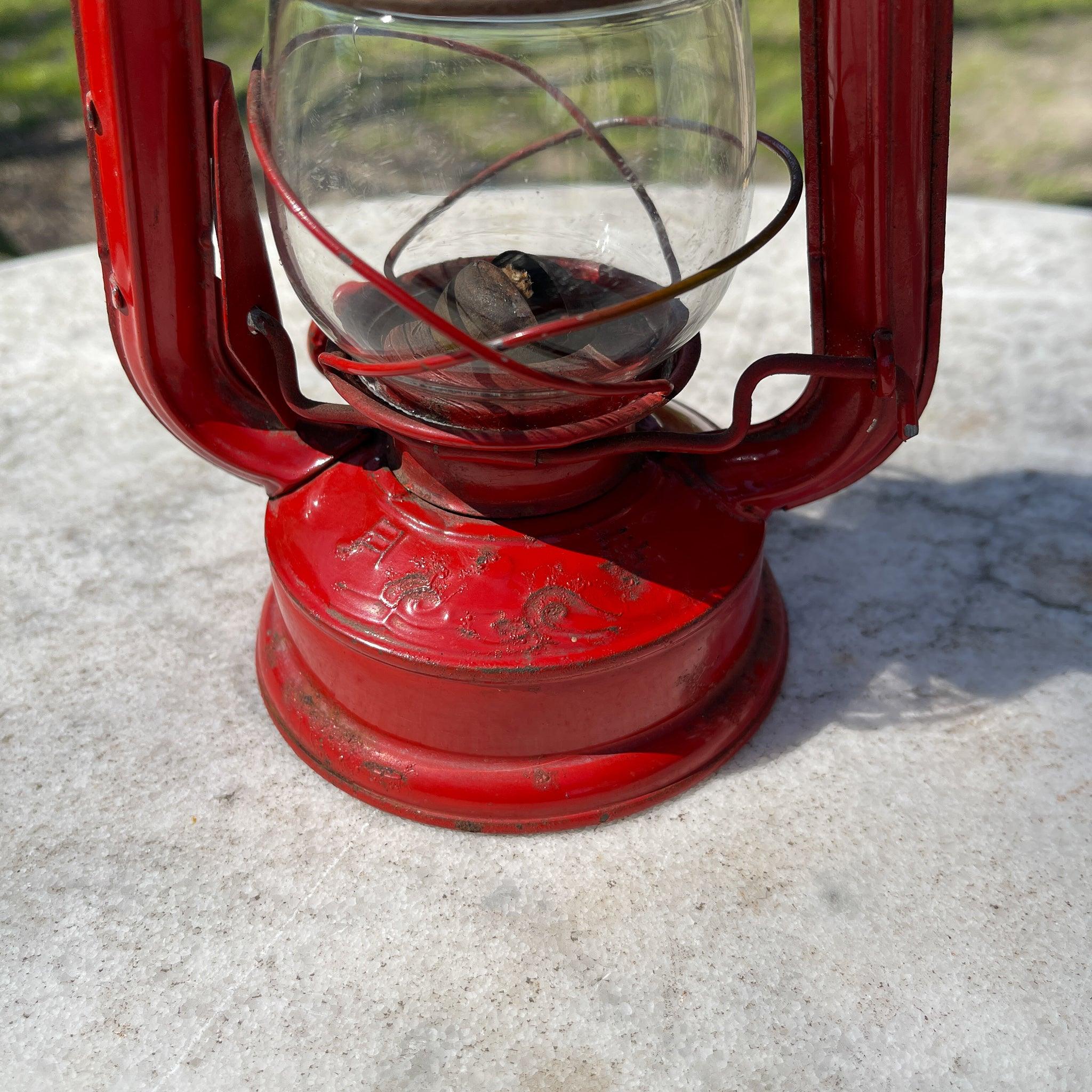 Stormlantaarn petroleum lamp Guangzhou HM103 - The Collectionist