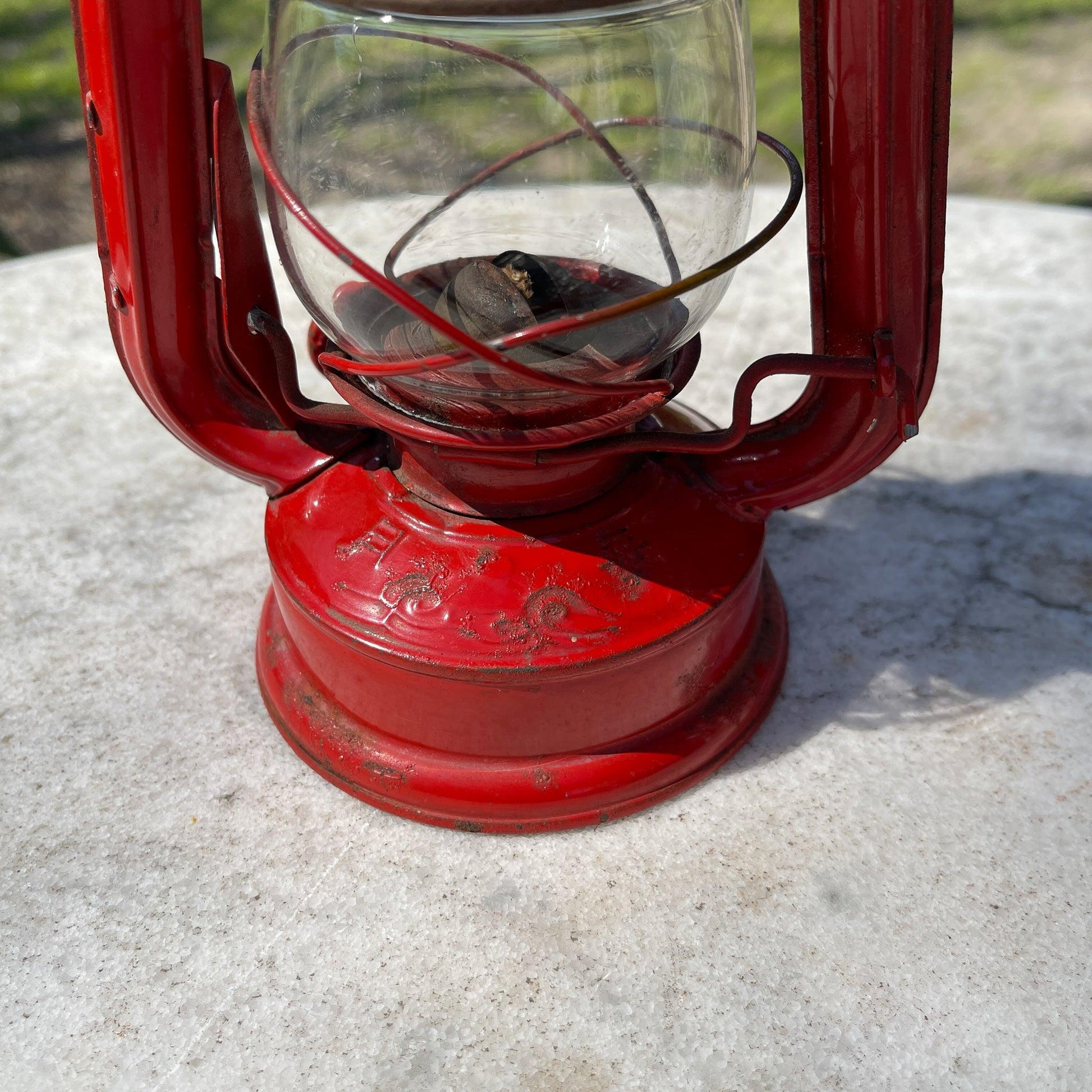 Stormlantaarn petroleum lamp Guangzhou HM103 - Bamestra Curiosa