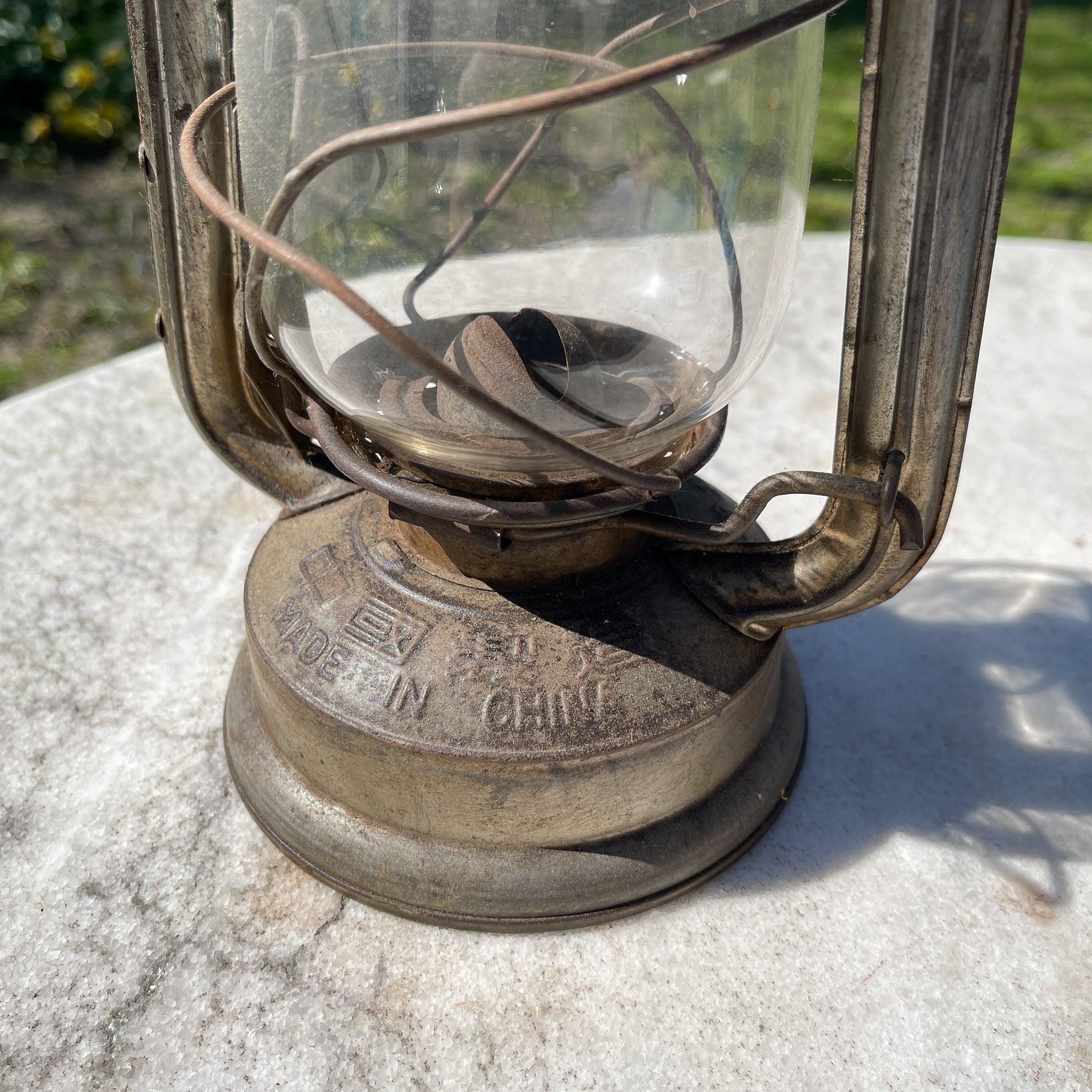 Stormlantaarn petroleum lamp HB 202 - The Collectionist