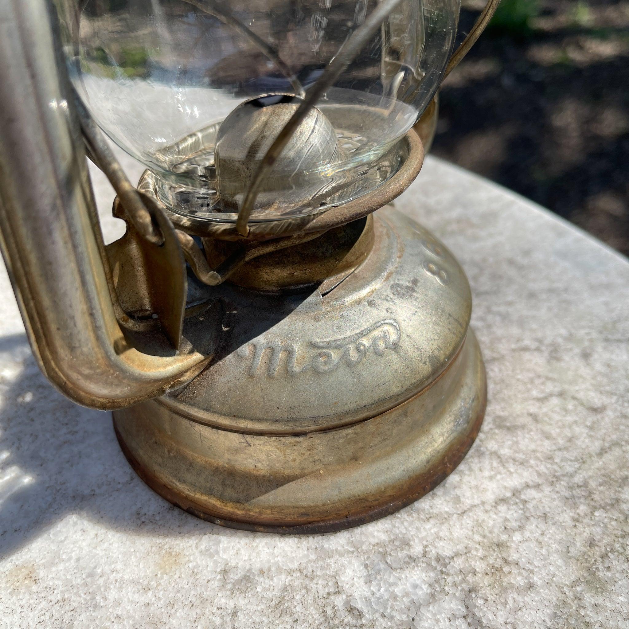 Stormlantaarn petroleum lamp Meva 863 - The Collectionist