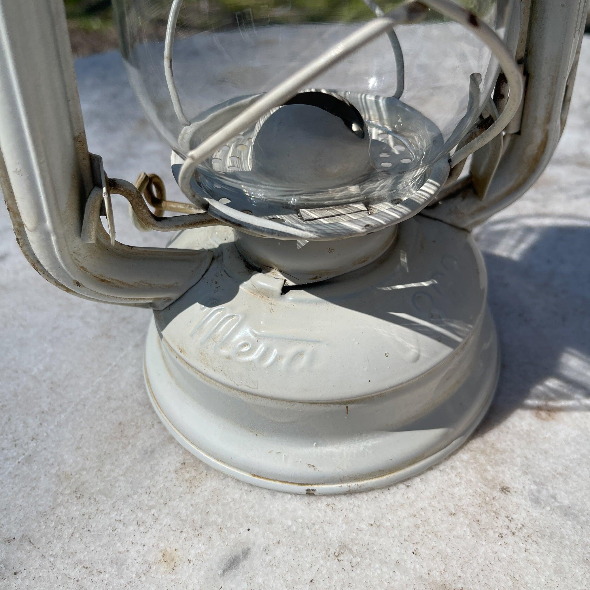 Stormlantaarn petroleum lamp Meva 863 - The Collectionist