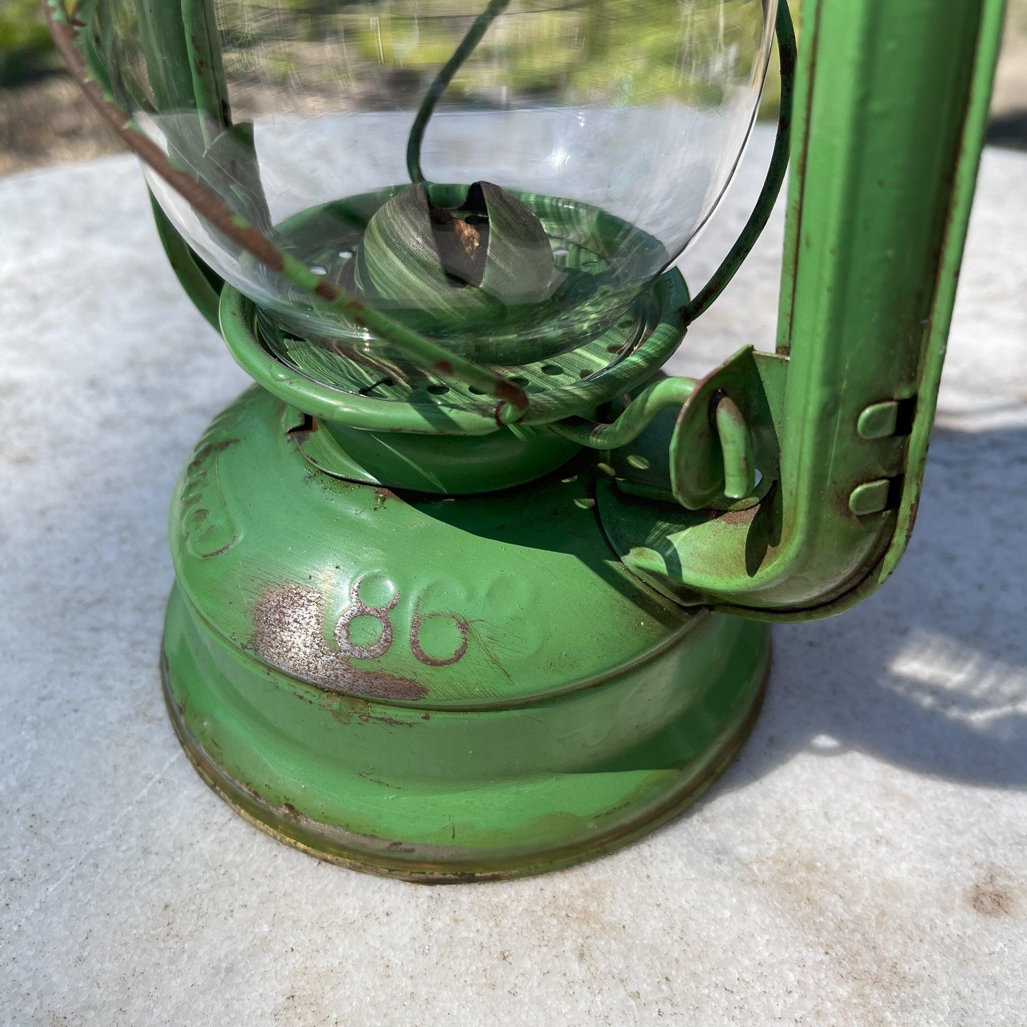 Stormlantaarn petroleum lamp Meva 863 - The Collectionist