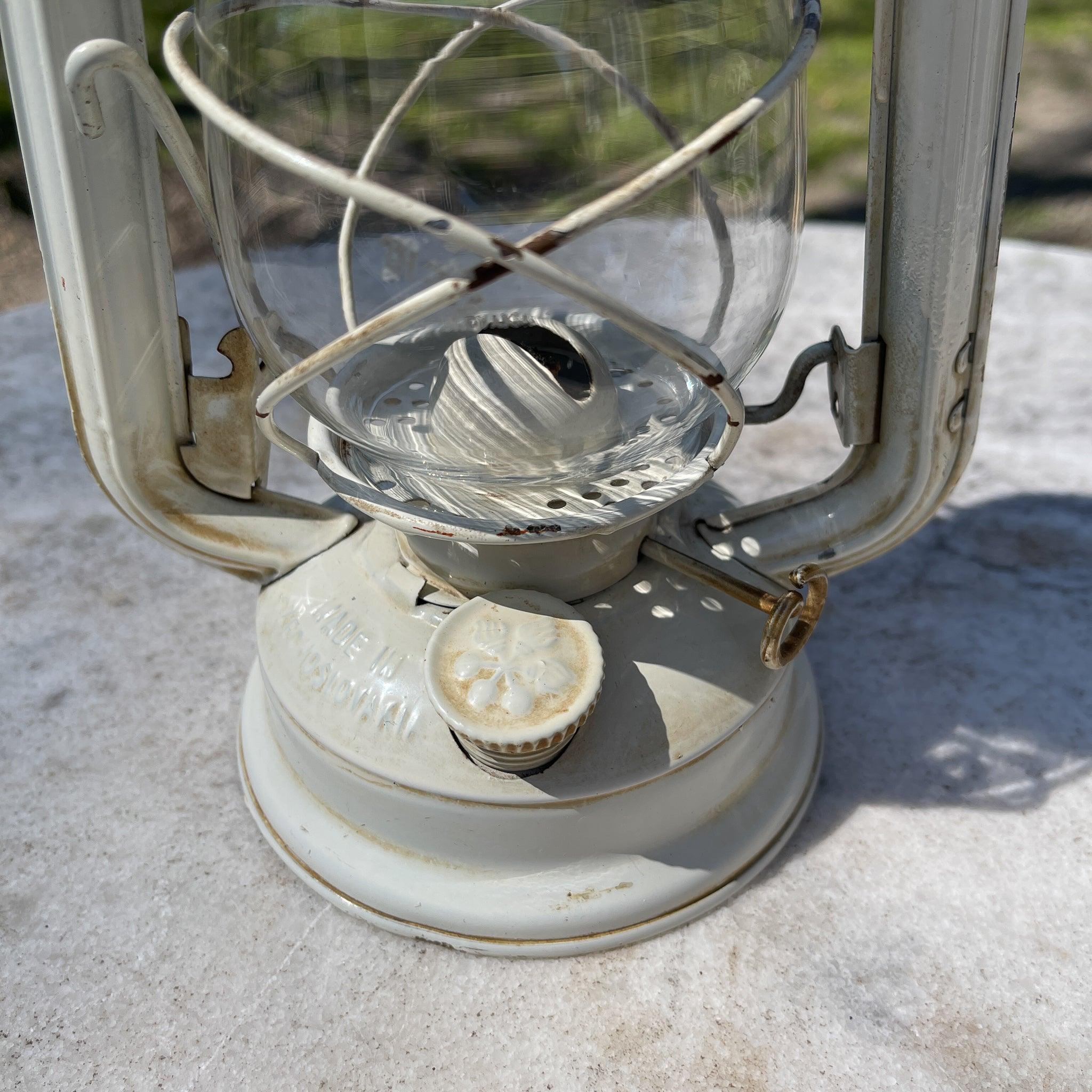 Stormlantaarn petroleum lamp Meva 863 - The Collectionist