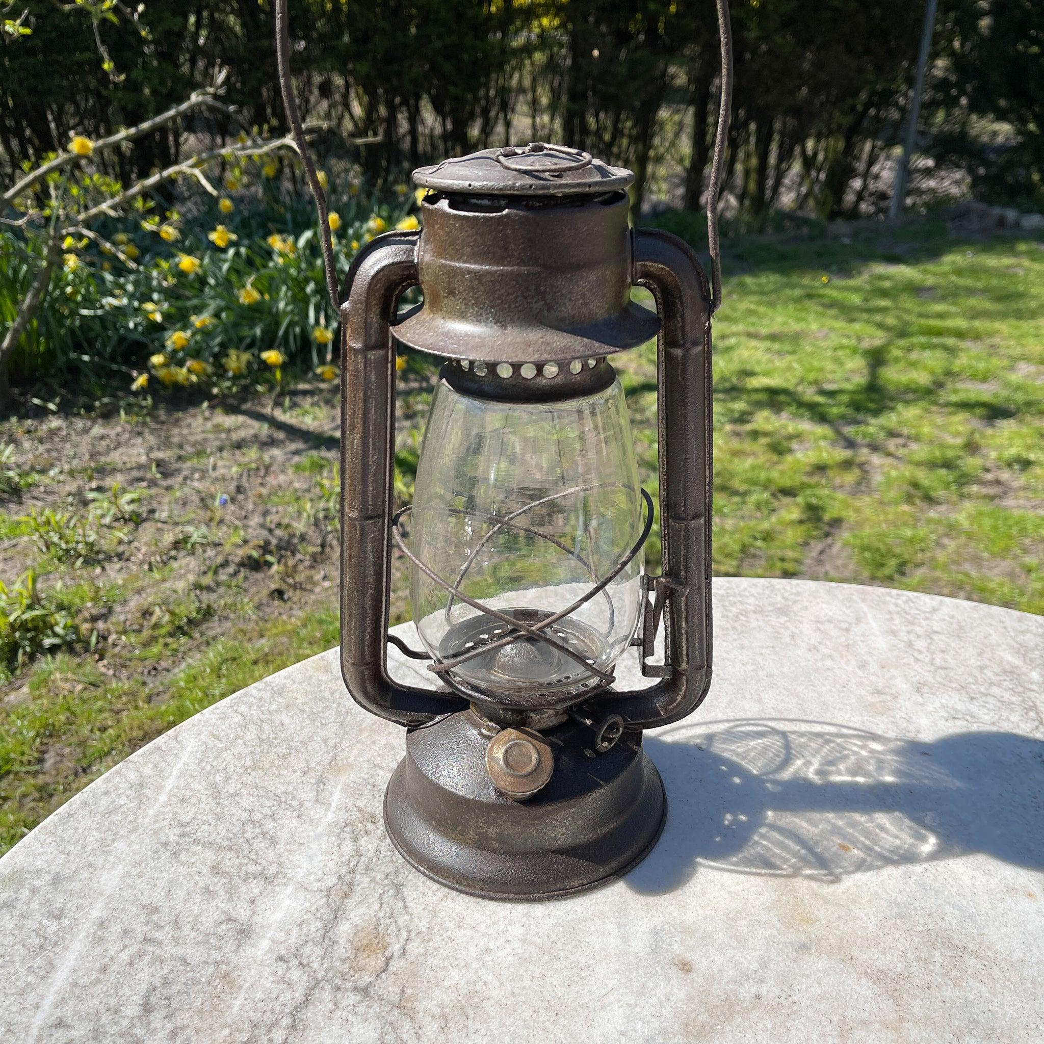 Stormlantaarn petroleum lamp Meva 865 - The Collectionist