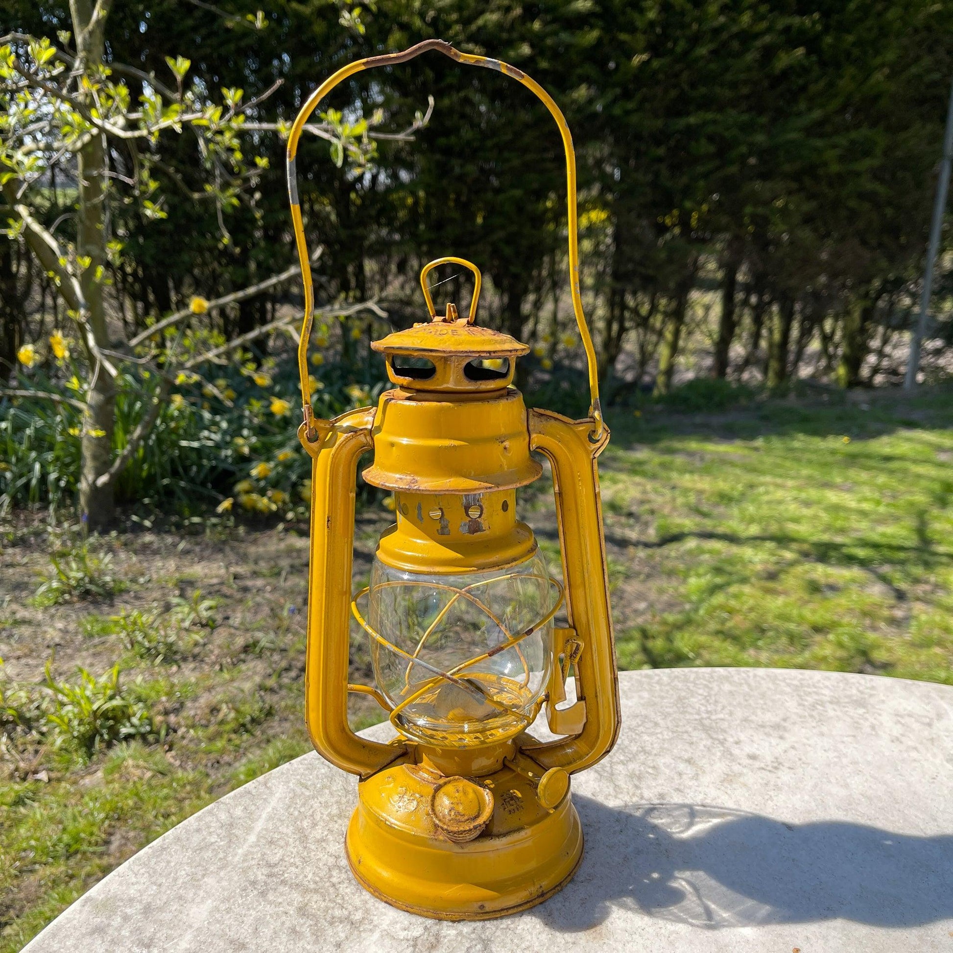 Stormlantaarn petroleum lamp Swallow Brand 235 - Bamestra Curiosa