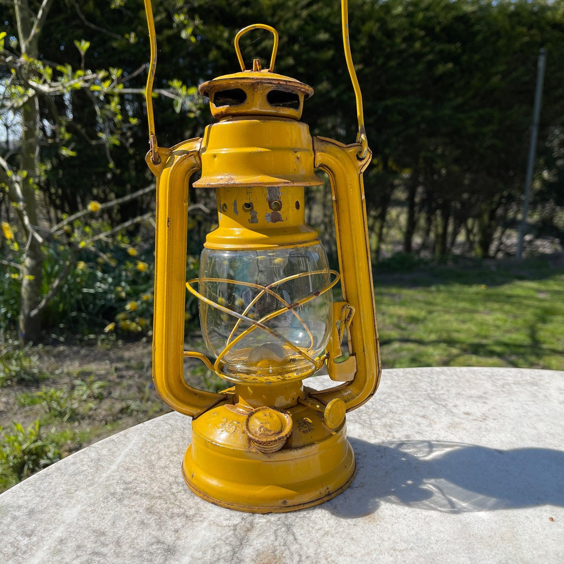 Stormlantaarn petroleum lamp Swallow Brand 235 - Bamestra Curiosa