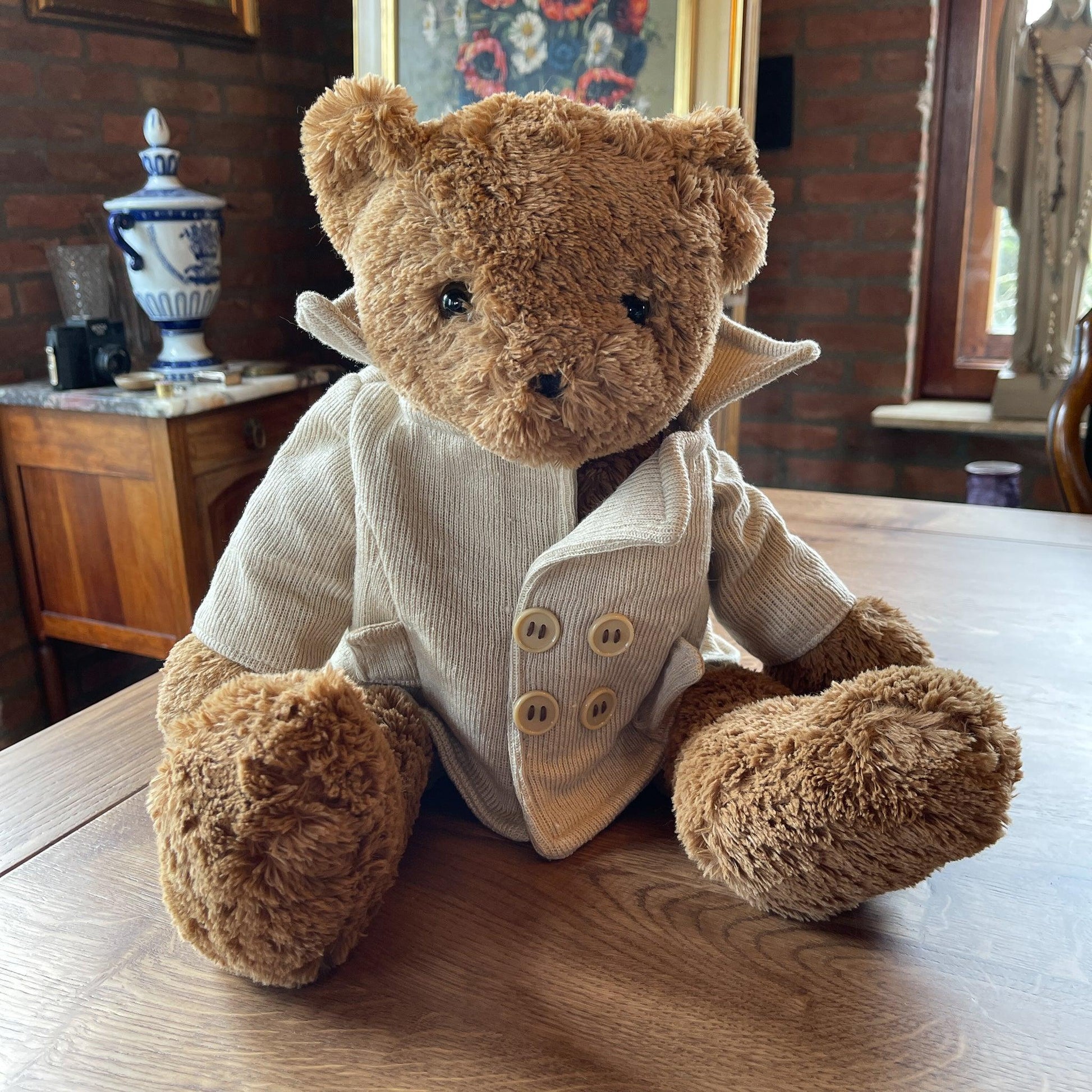 Teddybeer met beige jasje - Bamestra Curiosa