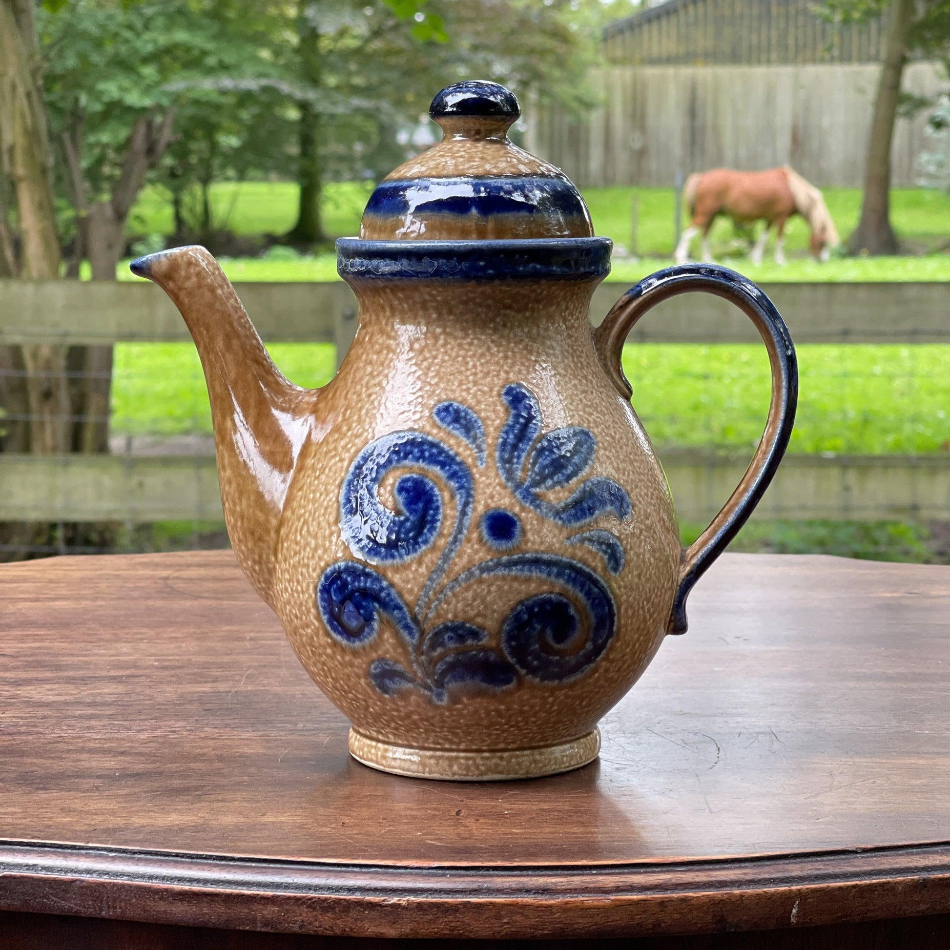 Theepot van Jasba Keuls aardewerk - The Collectionist