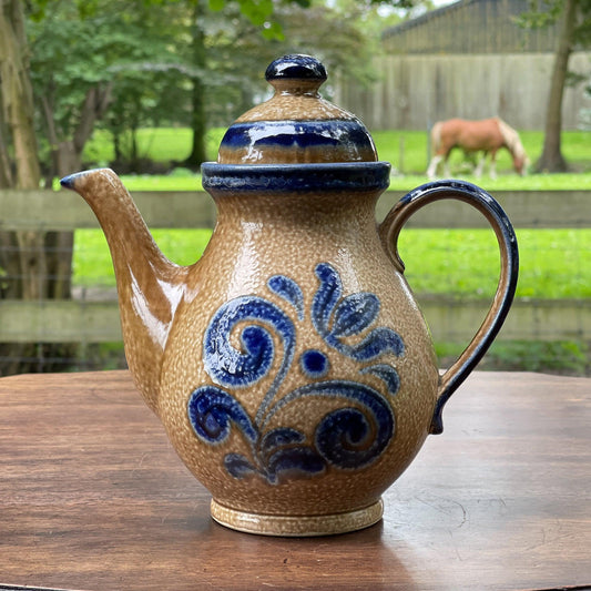 Theepot van Jasba Keuls aardewerk - The Collectionist