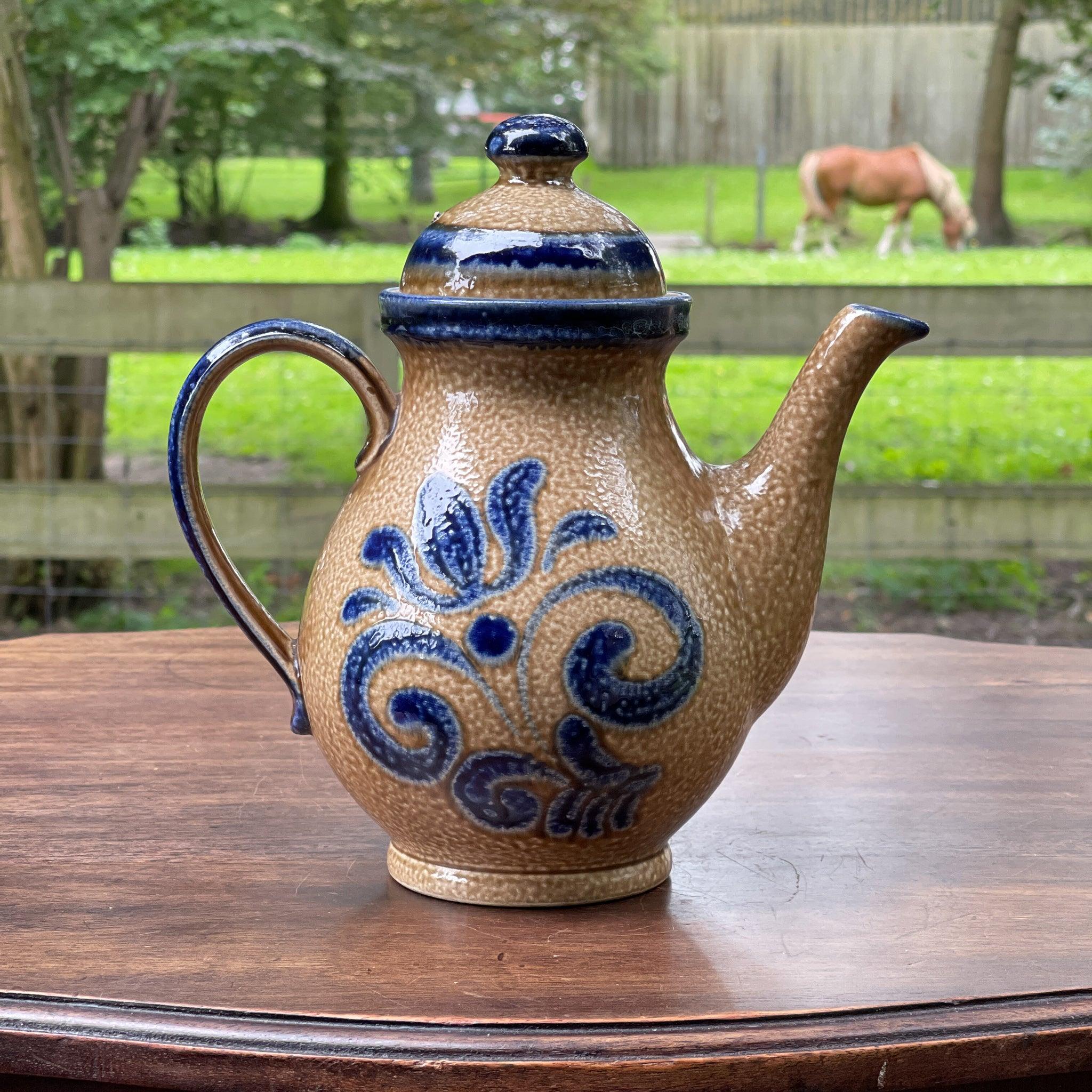 Theepot van Jasba Keuls aardewerk - The Collectionist