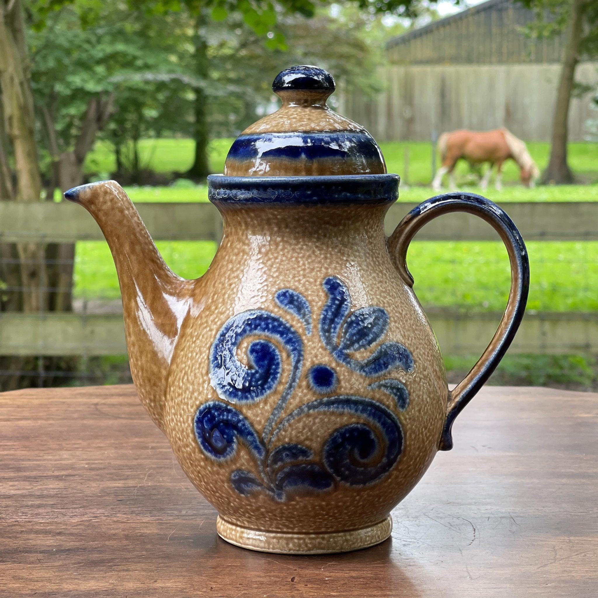 Theepot van Jasba Keuls aardewerk - The Collectionist