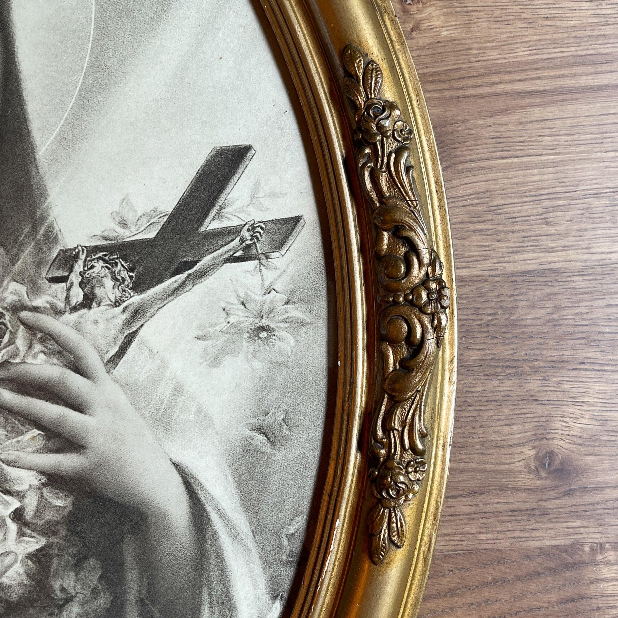 Theresia in gouden ovale lijst - The Collectionist