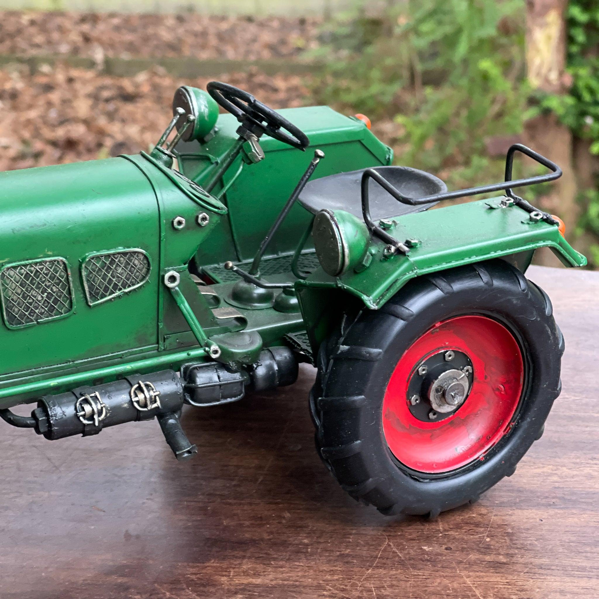 Tractor van metaal - The Collectionist