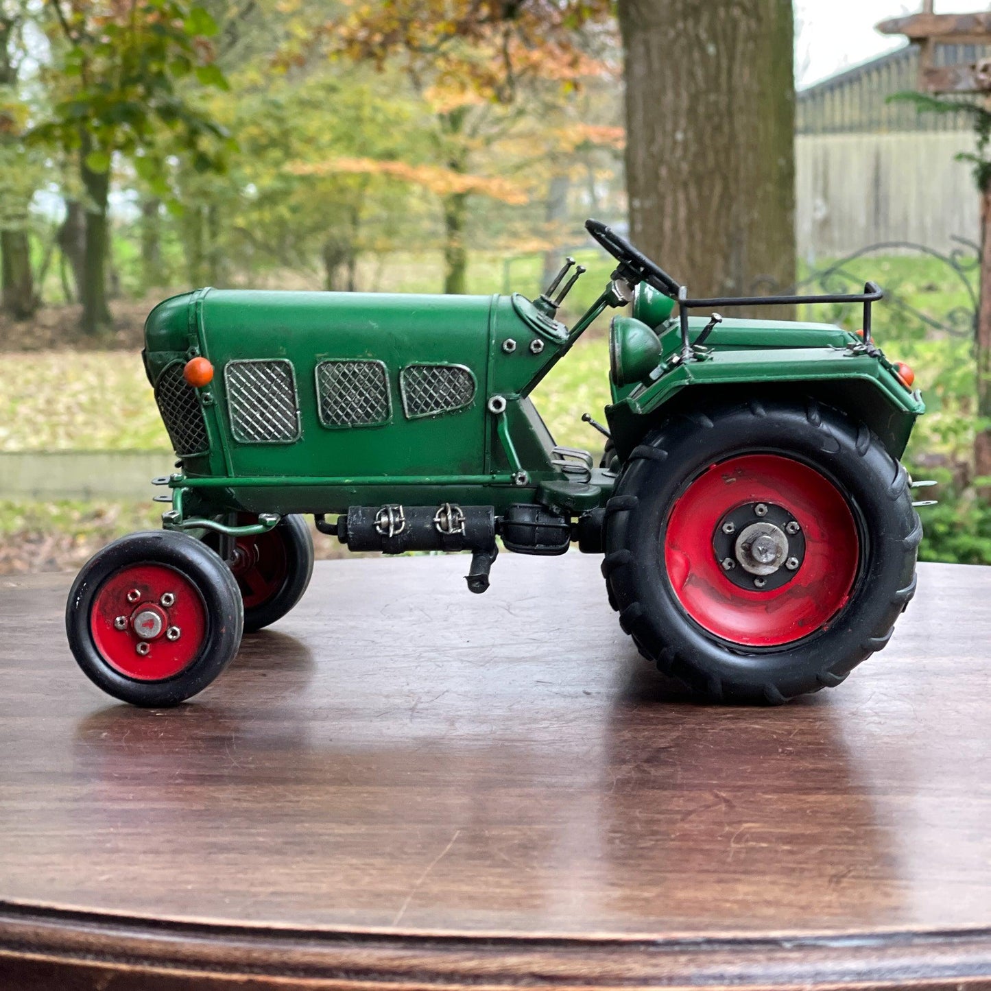 Tractor van metaal - Bamestra Curiosa