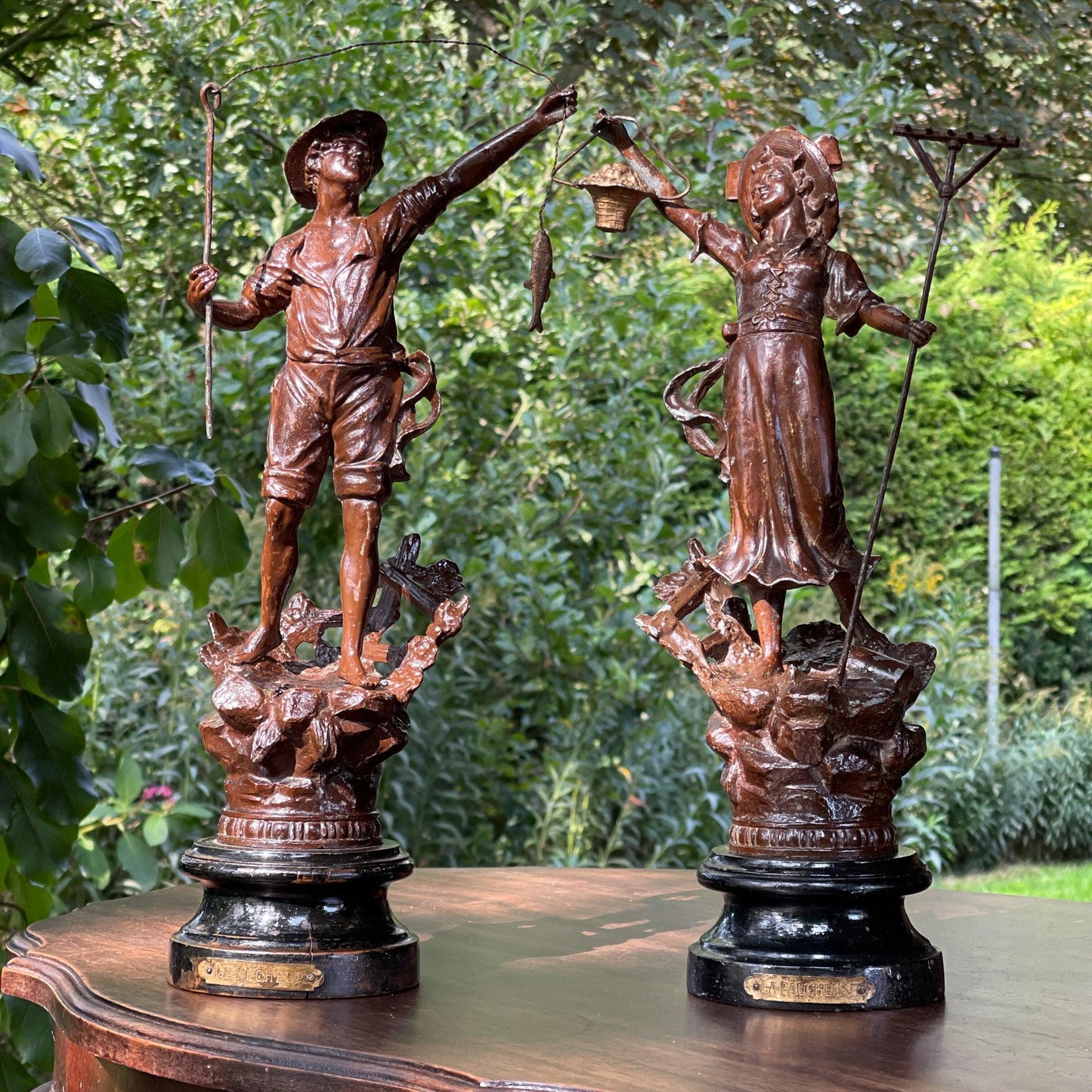 Twee beelden La Faucheuse & Le Pecheur - Bamestra Curiosa