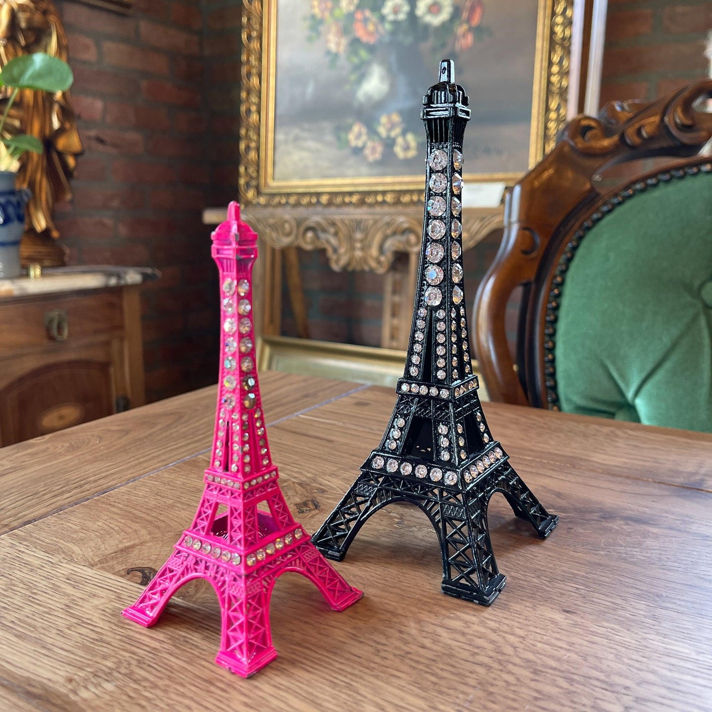 Twee decoratieve eiffeltorens met strass steentjes - Bamestra Curiosa