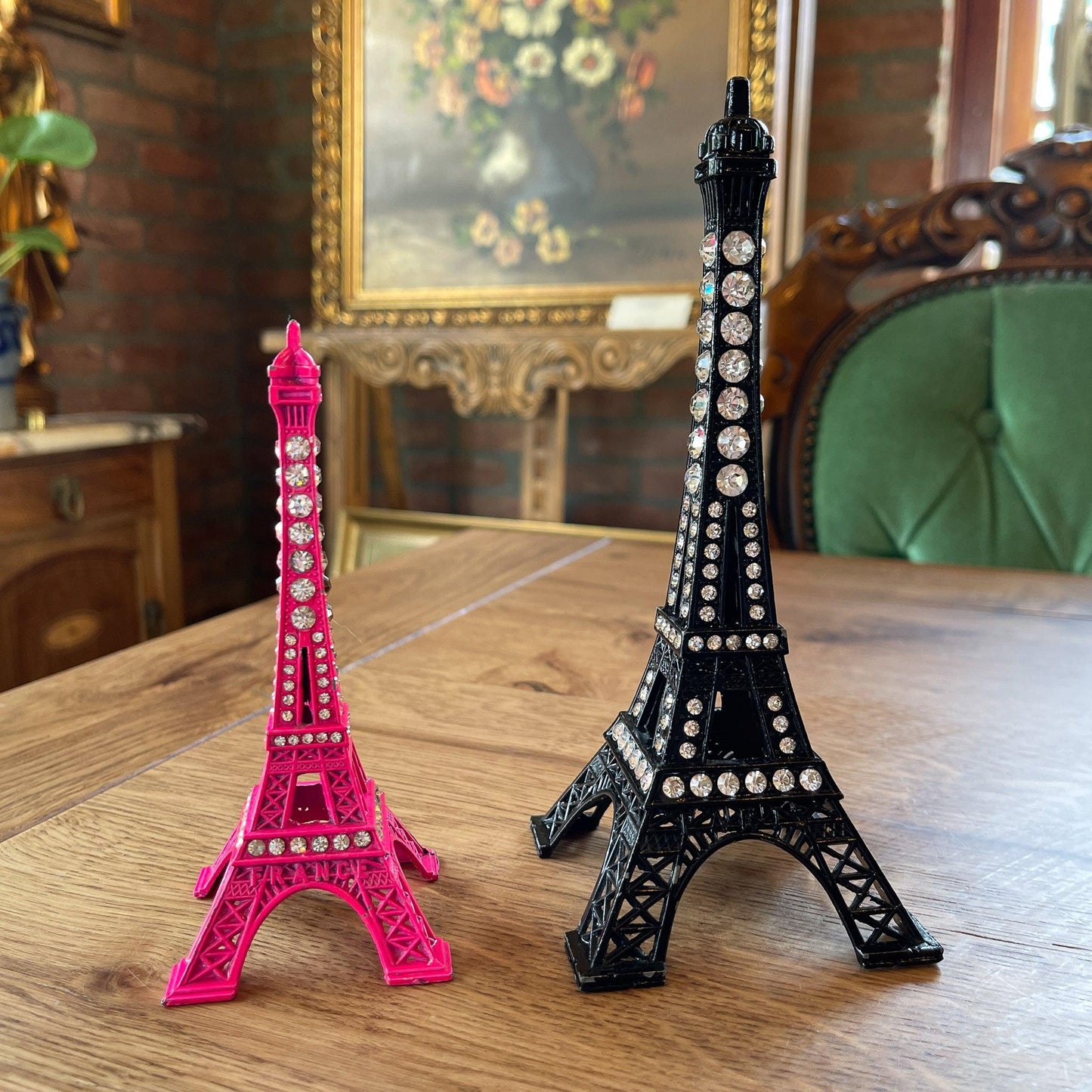 Twee decoratieve eiffeltorens met strass steentjes - Bamestra Curiosa