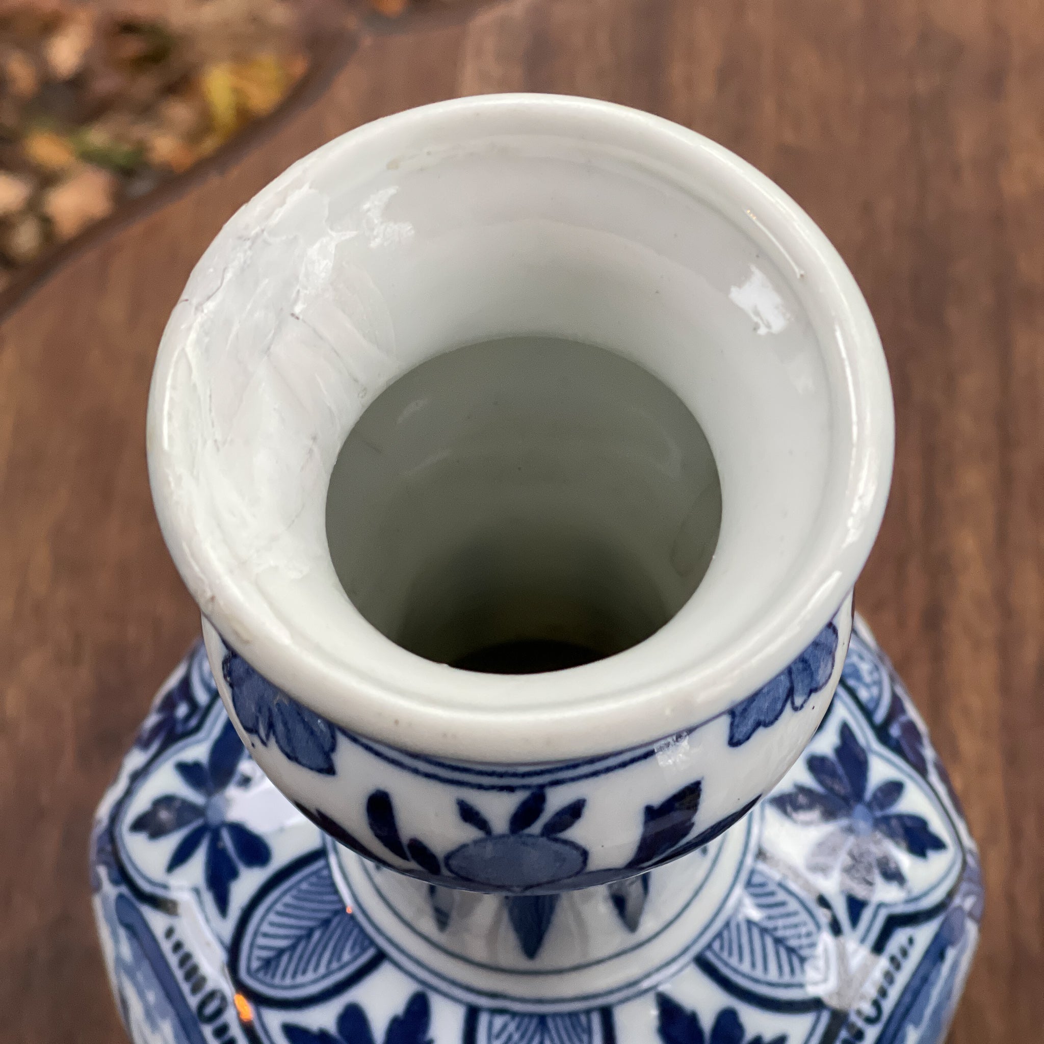 Twee Delfts Blauwe Knobbelvazen (1900) - The Collectionist