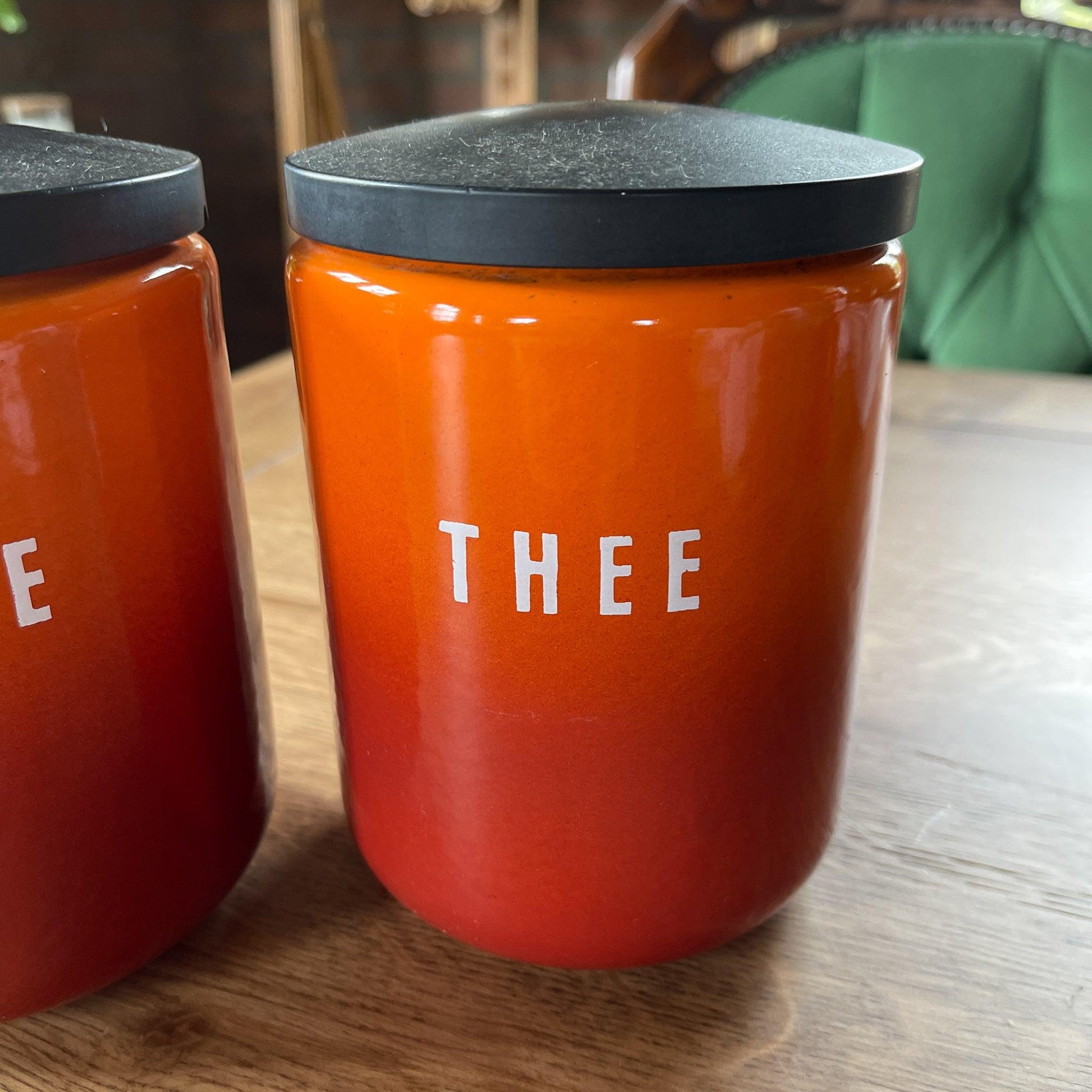 Twee emaille koffie en thee bussen - Bamestra Curiosa