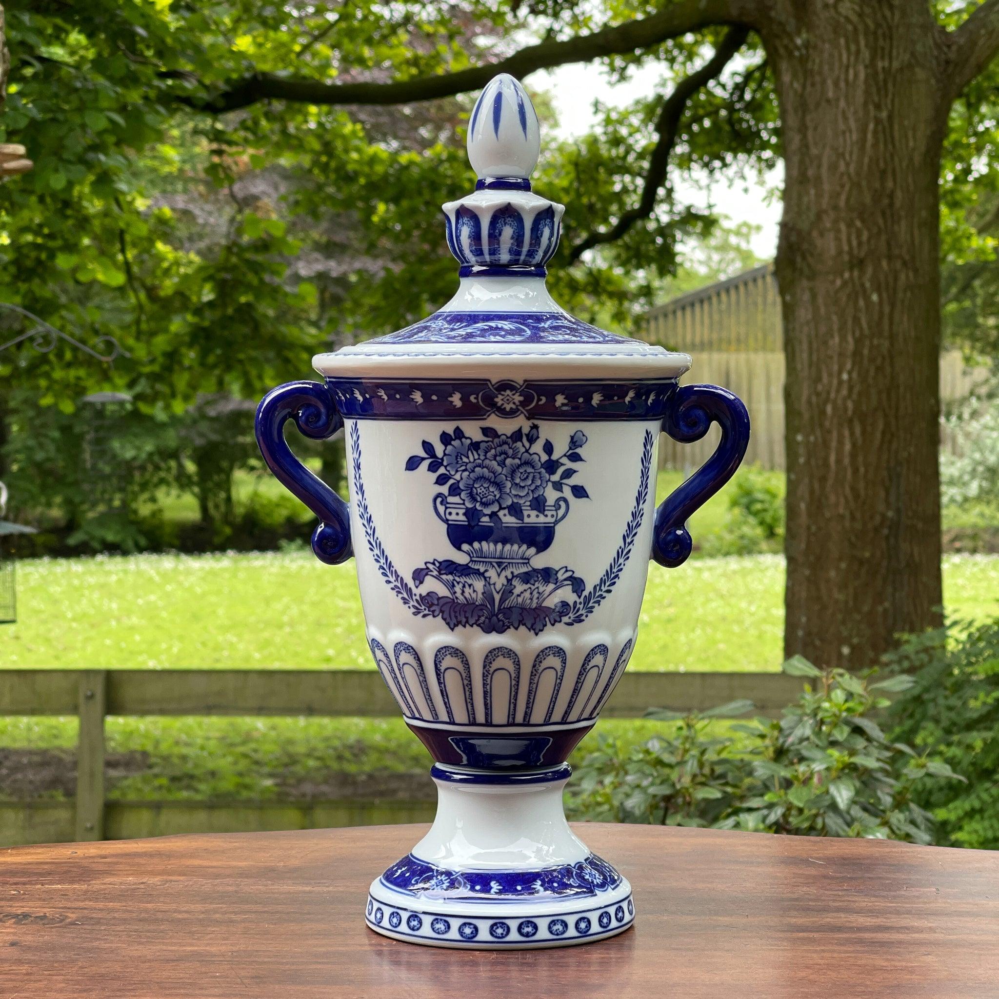 Vaas met deksel - The Collectionist