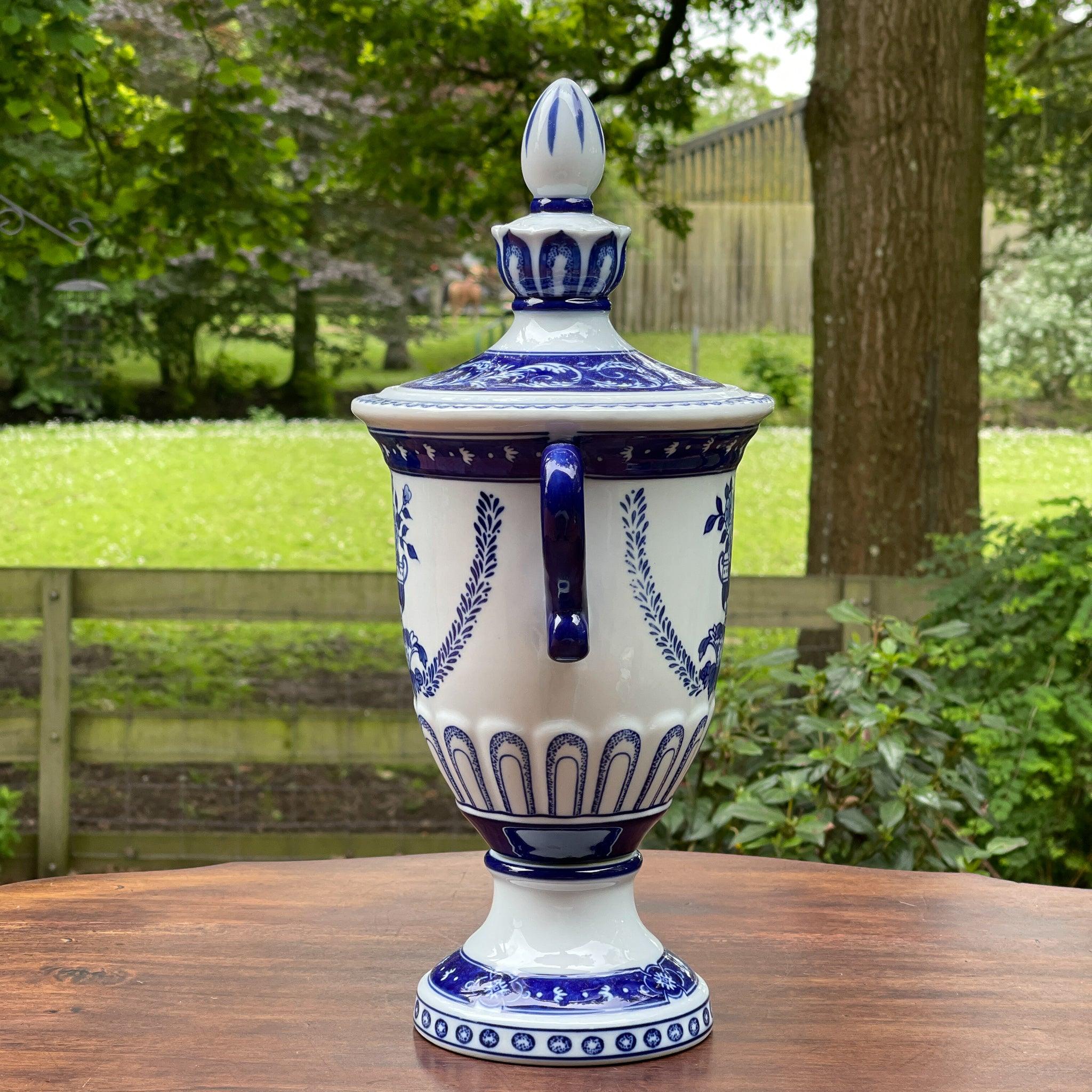 Vaas met deksel - The Collectionist