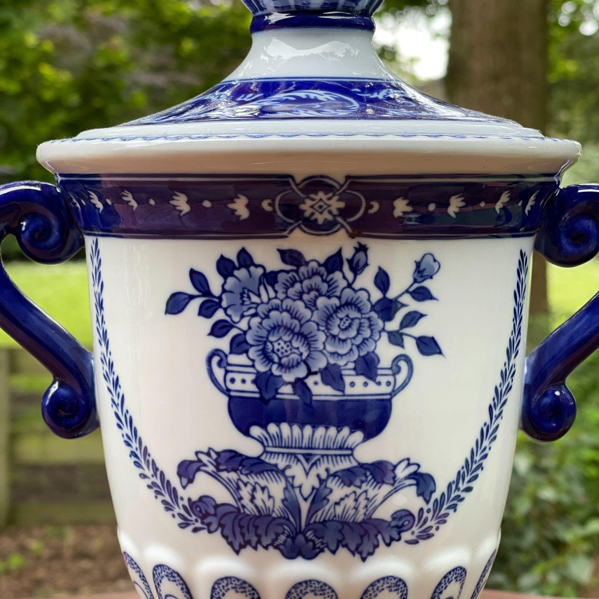 Vaas met deksel - The Collectionist