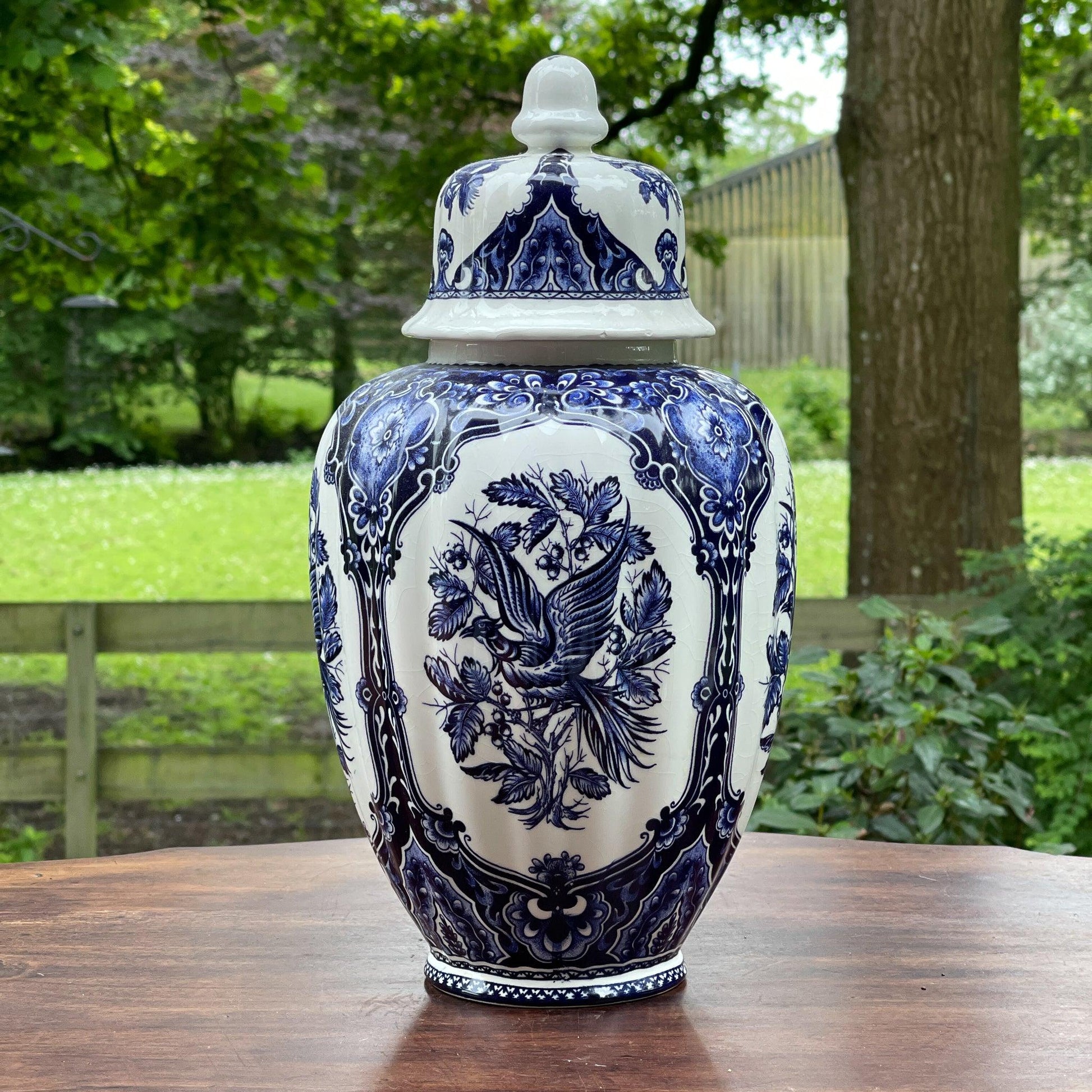 Vaas met deksel in Delfts Blauw - Bamestra Curiosa