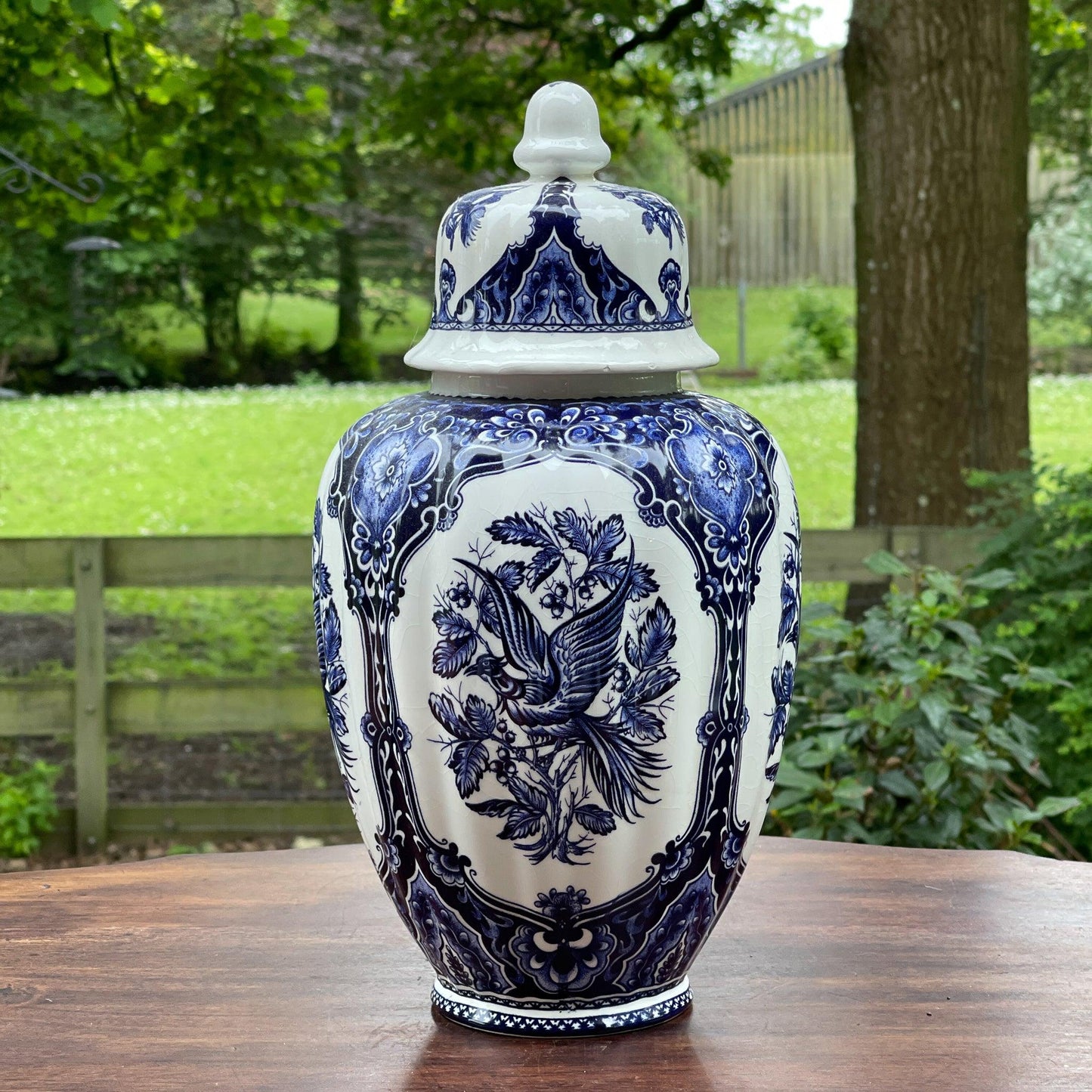 Vaas met deksel in Delfts Blauw - Bamestra Curiosa