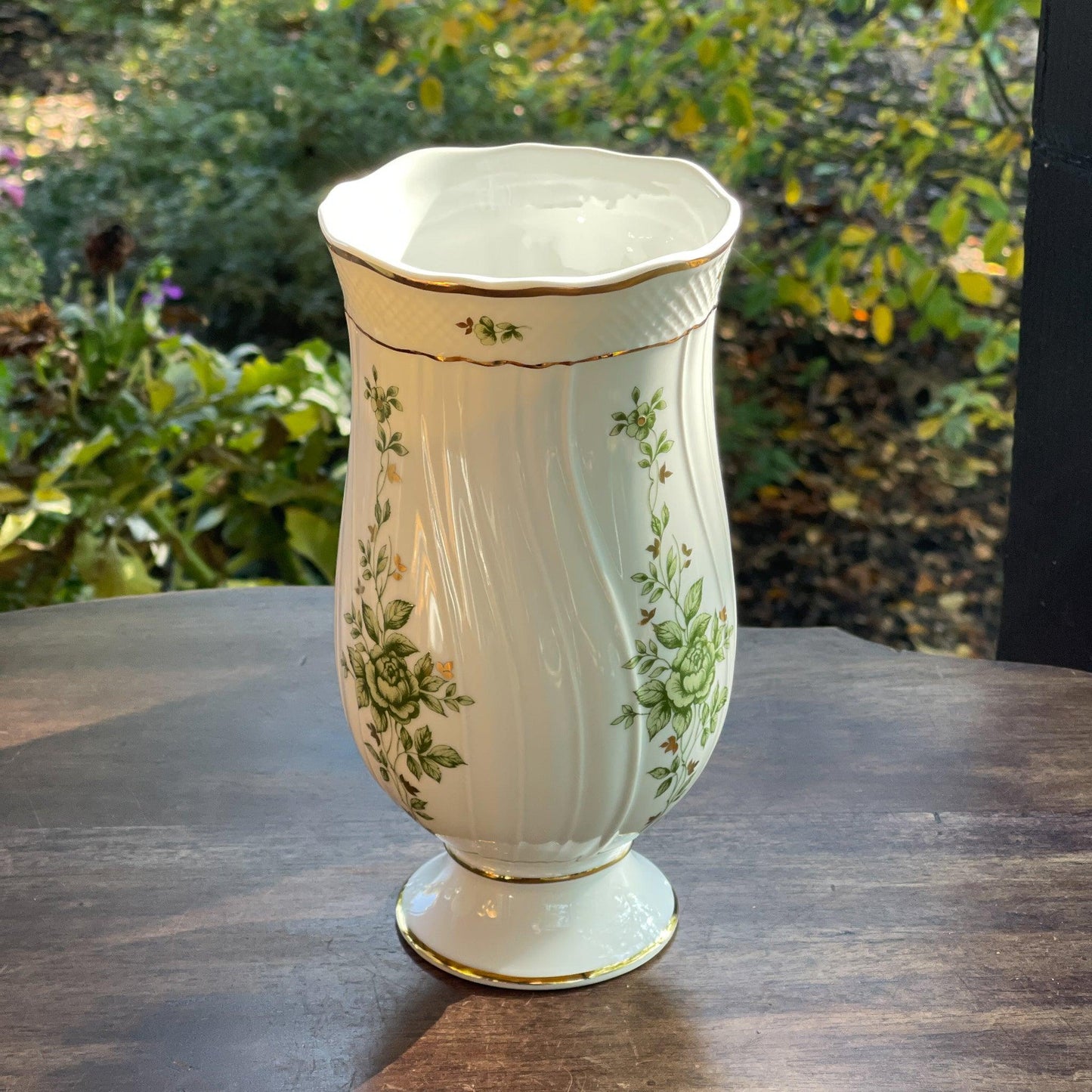 Vaas van Hollóháza porselein - Bamestra Curiosa